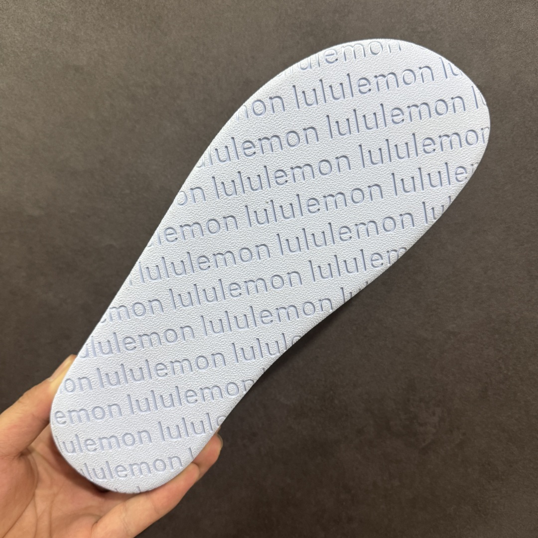 图片[9]-【公司级】Lululemon Rsetfeel Slide 露露乐檬拖鞋实拍上架 立体针织弹力鞋面轻量透气，中底采用Lululemon特别研发的加厚泡棉材料，利用专门的分层解构和泡棉技术实现了缓震和支撑性的平衡。采用TPU后跟支撑，减震设计，缓冲接地力，舒适回弹。 小红书爆款 一鞋难求👊🏻 尺码：36-45-选品中心