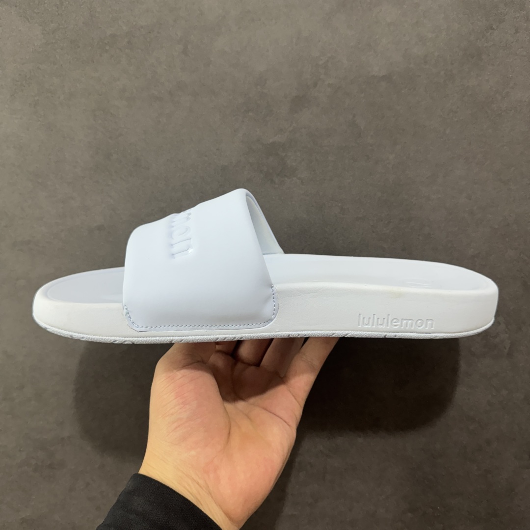 图片[2]-【公司级】Lululemon Rsetfeel Slide 露露乐檬拖鞋实拍上架 立体针织弹力鞋面轻量透气，中底采用Lululemon特别研发的加厚泡棉材料，利用专门的分层解构和泡棉技术实现了缓震和支撑性的平衡。采用TPU后跟支撑，减震设计，缓冲接地力，舒适回弹。 小红书爆款 一鞋难求👊🏻 尺码：36-45-选品中心