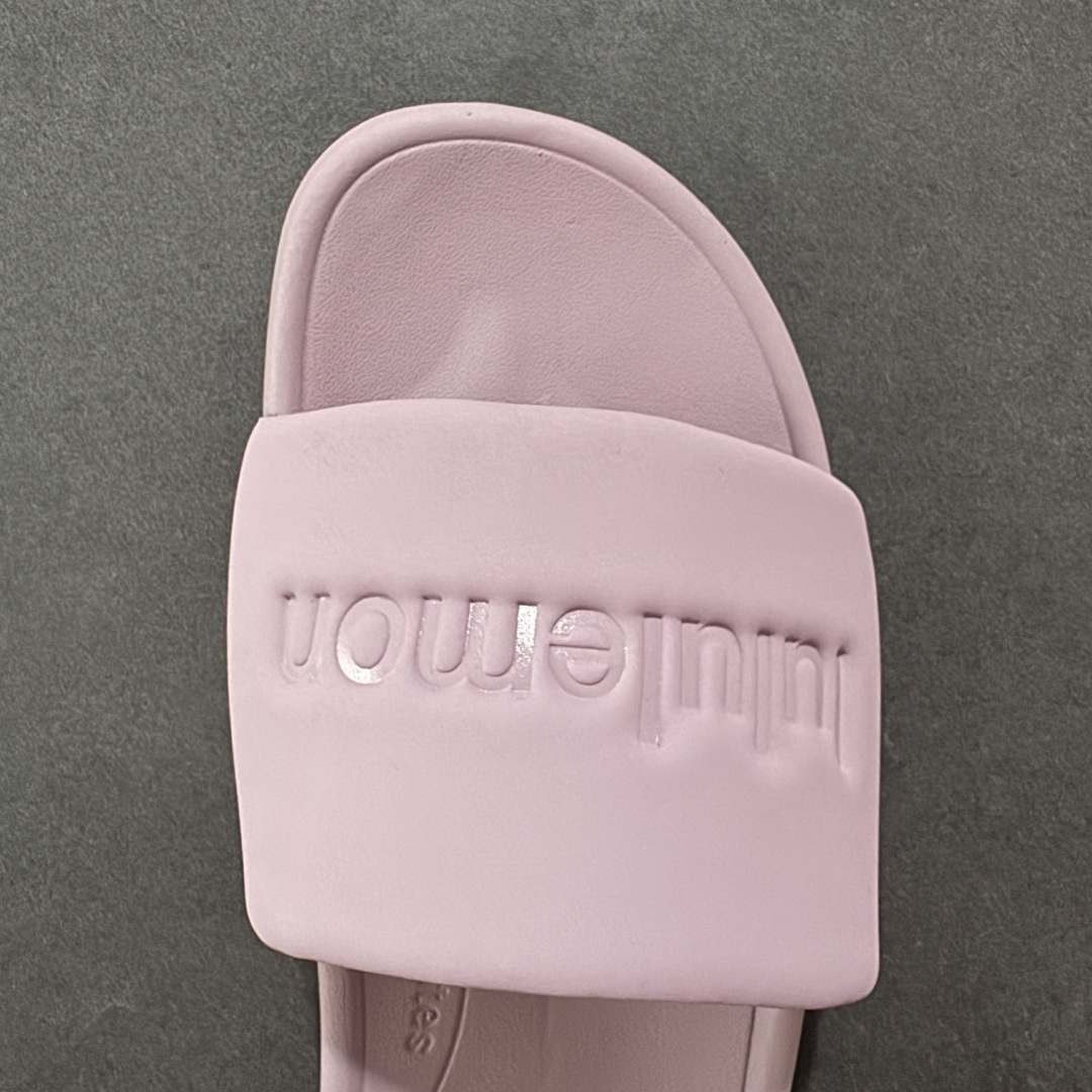 图片[8]-【公司级】Lululemon Rsetfeel Slide 露露乐檬拖鞋实拍上架 立体针织弹力鞋面轻量透气，中底采用Lululemon特别研发的加厚泡棉材料，利用专门的分层解构和泡棉技术实现了缓震和支撑性的平衡。采用TPU后跟支撑，减震设计，缓冲接地力，舒适回弹。 小红书爆款 一鞋难求👊🏻 尺码：36-45-选品中心