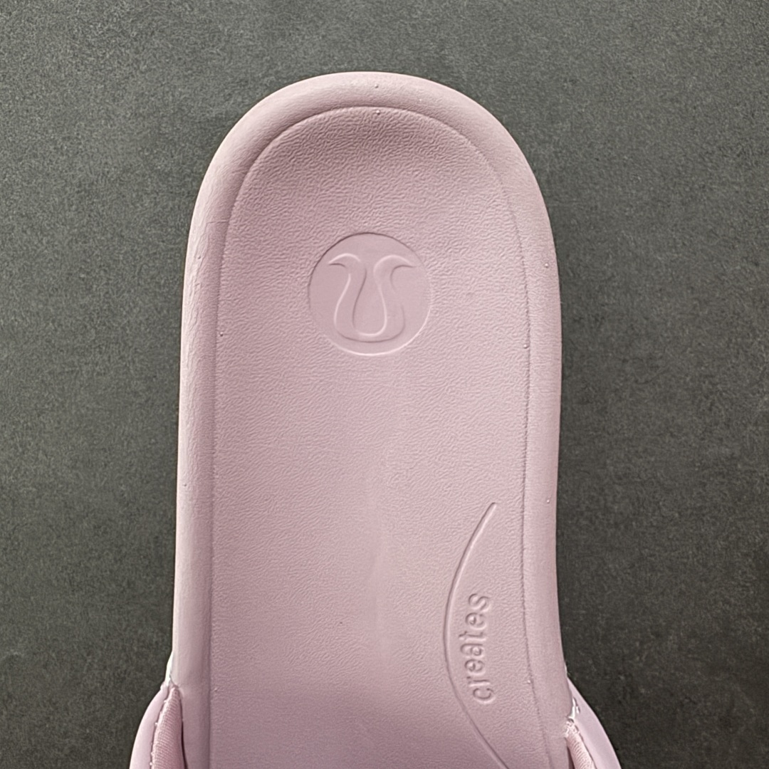 图片[7]-【公司级】Lululemon Rsetfeel Slide 露露乐檬拖鞋实拍上架 立体针织弹力鞋面轻量透气，中底采用Lululemon特别研发的加厚泡棉材料，利用专门的分层解构和泡棉技术实现了缓震和支撑性的平衡。采用TPU后跟支撑，减震设计，缓冲接地力，舒适回弹。 小红书爆款 一鞋难求👊🏻 尺码：36-45-选品中心