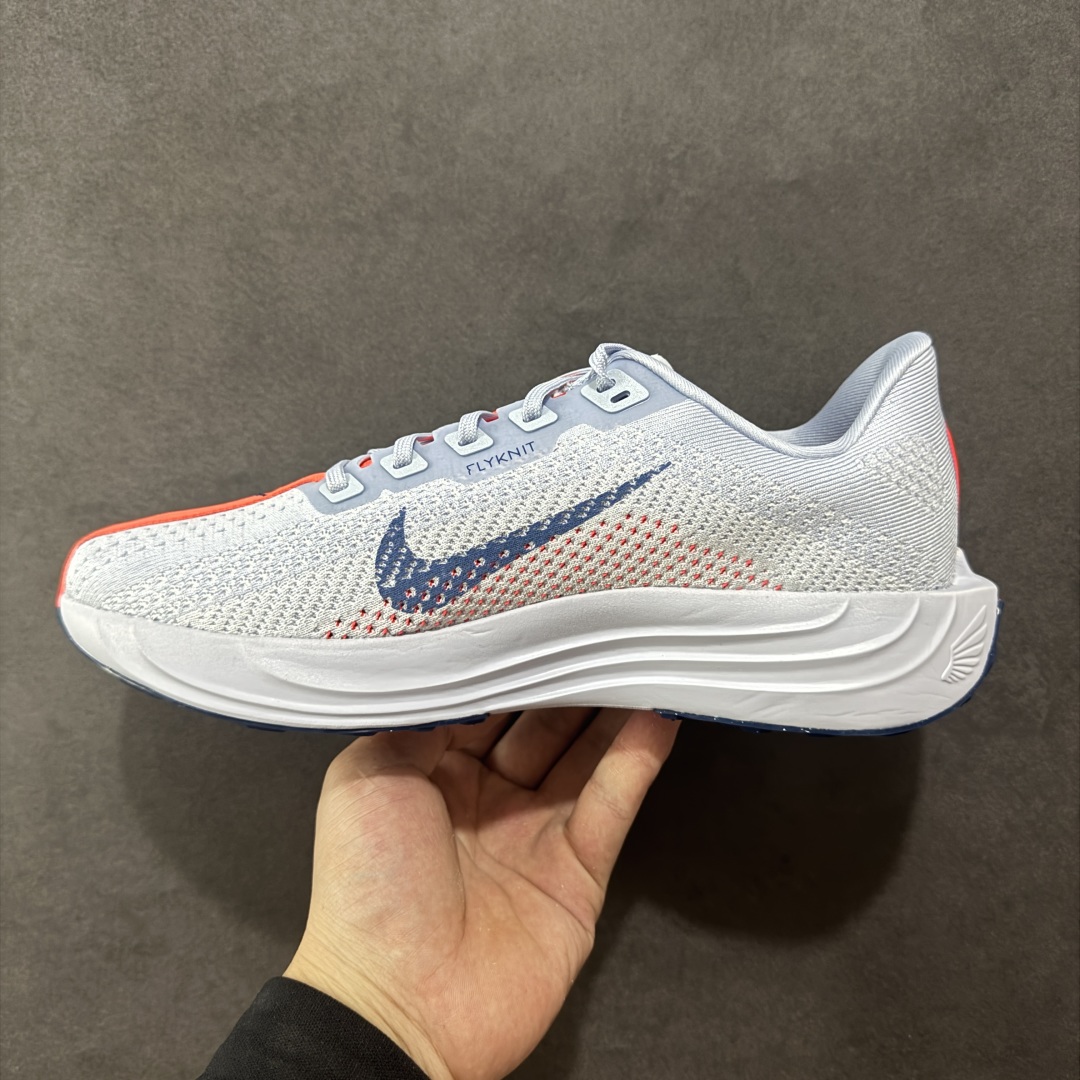 图片[2]-【XE纯原】Nike Pegasus Plus 超级飞马系列马拉松跑步鞋 FQ7262-006 平台专供 充正品质 之前未流通市场版本 内里嵌入定型海绵 中底搭载前Zoom+全掌React配置 全部原鞋开发打造 所有细节全部同步原版 全新一代拥有 Zoom Air 一如既往的稳定感和流畅感 鞋面采用工程网眼设计 为特定高热区域营造出色透气性 进一步增加鞋面的穿孔数量 让足部能够快速散热 中足搭配 Flywire 飞线 在高速运动时营造舒适稳定的贴合感 内置Zoon气垫加持 动力十足！ 尺码： 39 40 40.5 41 42 42.5 43 44 44.5 45 46-选品中心