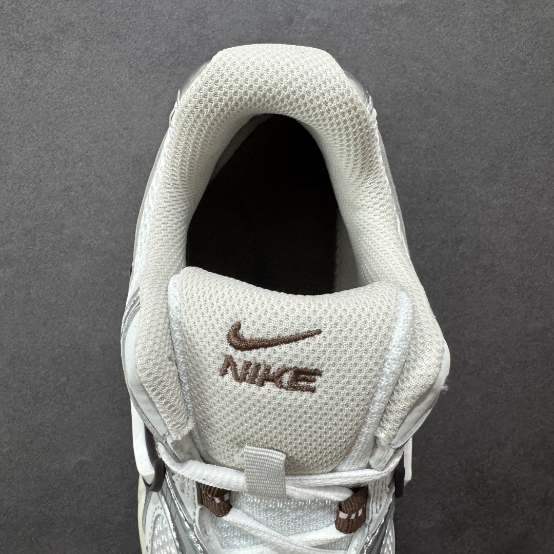 图片[7]-【纯原版】NK V5 RNR系列 夏季透气舒适百搭防滑耐磨低帮网面跑步鞋 目前市售最高品质 千禧年复古Y3K风格舒适百搭跑步鞋 融合了复古与现代设计元素，轻量化设计，鞋面采用透气网眼材料，搭配轻质泡沫中底，缓震舒适，适合日常通勤或轻量级徒步，可以满足日常穿搭的同时，还兼容户外徒步功能 货号：HQ7901-102 尺码：36 36.5 37.5 38 38.5 39 40 40.5 41 42 42.5 43 44 44.5 45-选品中心