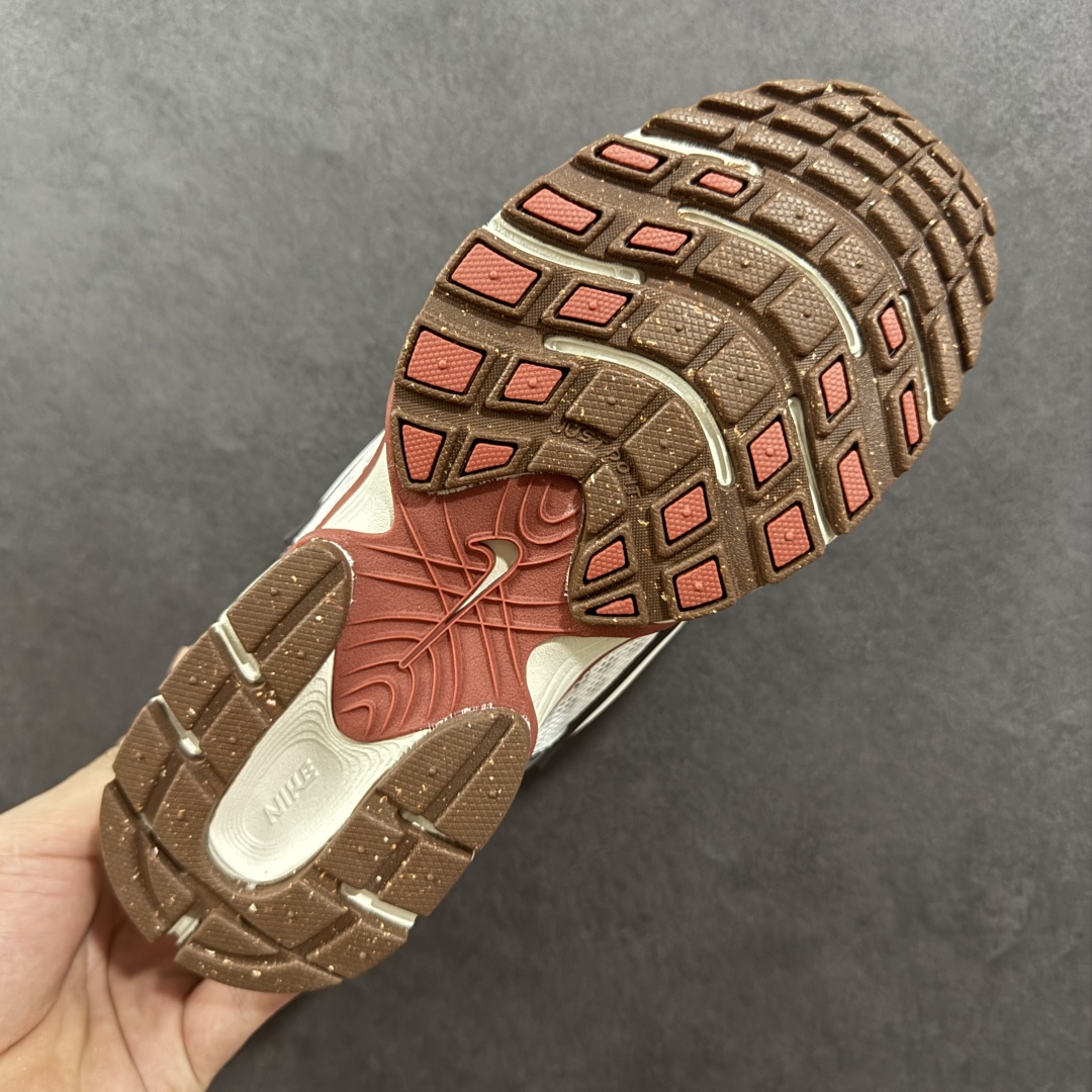 图片[9]-【纯原版】NK V5 RNR系列 夏季透气舒适百搭防滑耐磨低帮网面跑步鞋 目前市售最高品质 千禧年复古Y3K风格舒适百搭跑步鞋 融合了复古与现代设计元素，轻量化设计，鞋面采用透气网眼材料，搭配轻质泡沫中底，缓震舒适，适合日常通勤或轻量级徒步，可以满足日常穿搭的同时，还兼容户外徒步功能 货号：HQ7901-102 尺码：36 36.5 37.5 38 38.5 39 40 40.5 41 42 42.5 43 44 44.5 45-选品中心