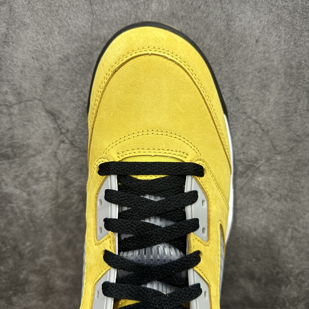 图片[5]-【PK纯原】Air Jordan 5 Retro SP\”Tokyo 23\”乔丹AJ5代中帮复古休闲文化篮球鞋“东京黄”IO3372-700 国内一线大厂出品 匠心打造 原厂皮料原厂数据 全新纸板 模具打造 外贸 平台高端零售专供品质 品质毋庸置疑 一眼正品既视感 细节均已解码 尺码：40 40.5 41 42 42.5 43 44 44.5 45 46 47.5-选品中心