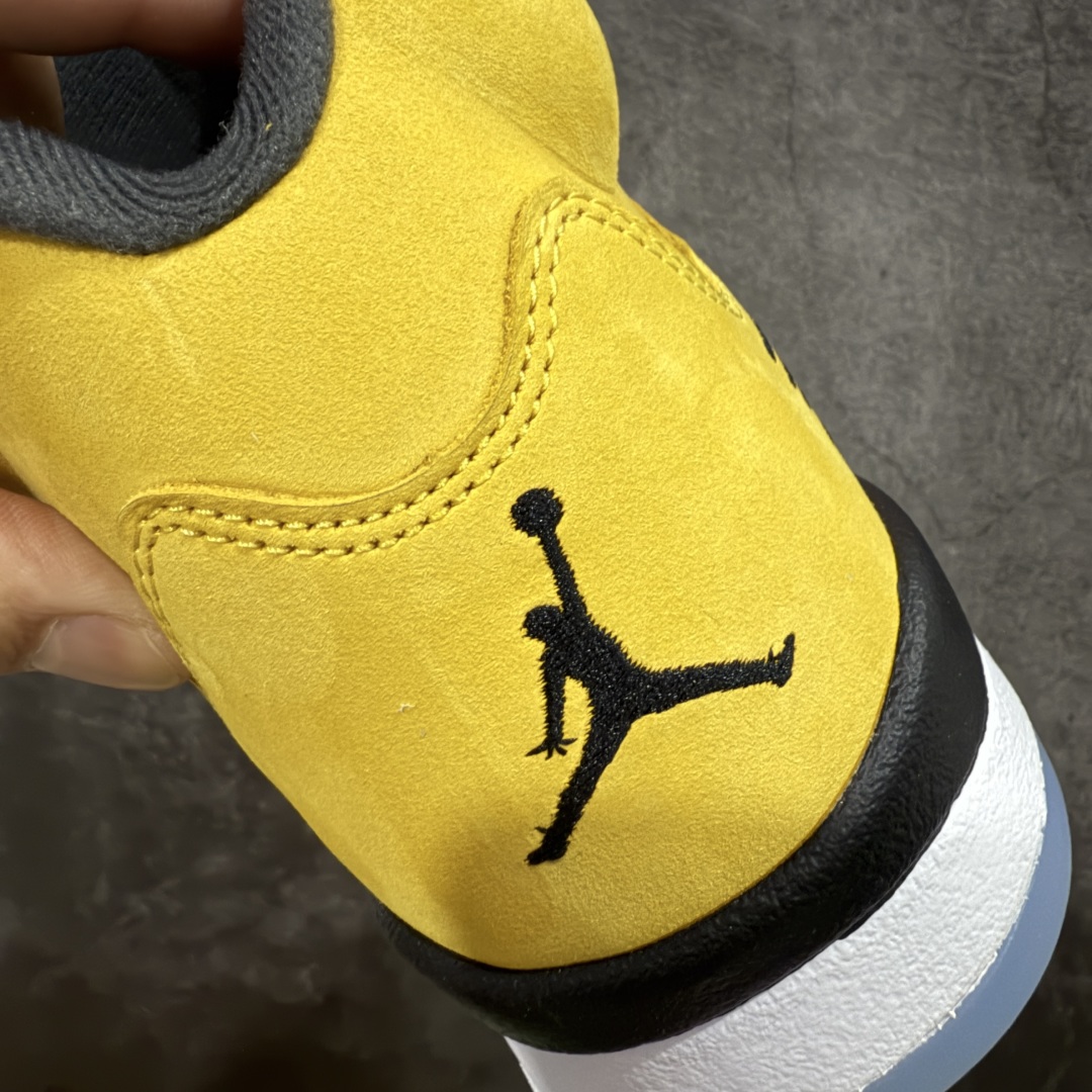 图片[2]-【PK纯原】Air Jordan 5 Retro SP\”Tokyo 23\”乔丹AJ5代中帮复古休闲文化篮球鞋“东京黄”IO3372-700 国内一线大厂出品 匠心打造 原厂皮料原厂数据 全新纸板 模具打造 外贸 平台高端零售专供品质 品质毋庸置疑 一眼正品既视感 细节均已解码 尺码：40 40.5 41 42 42.5 43 44 44.5 45 46 47.5-选品中心