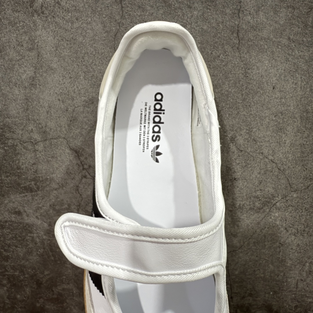 图片[8]-【RS纯原头层】Adidas Samba Janes 玛丽珍板鞋懒人一脚蹬 Adidas Samba Janes采用皮革材质，Adidas Samba Janes的设计融合了经典与现代元素。它采用了玛丽珍鞋的特色设计，如鞋面上的扣带和环扣装饰，同时保留了Samba鞋的经典三道杠设计和橡胶大底。这款鞋的鞋型修长，中足偏窄，整体贴合感强，适合标准脚型和宽脚型的人群 货号：JR1402 尺码：36-41-选品中心