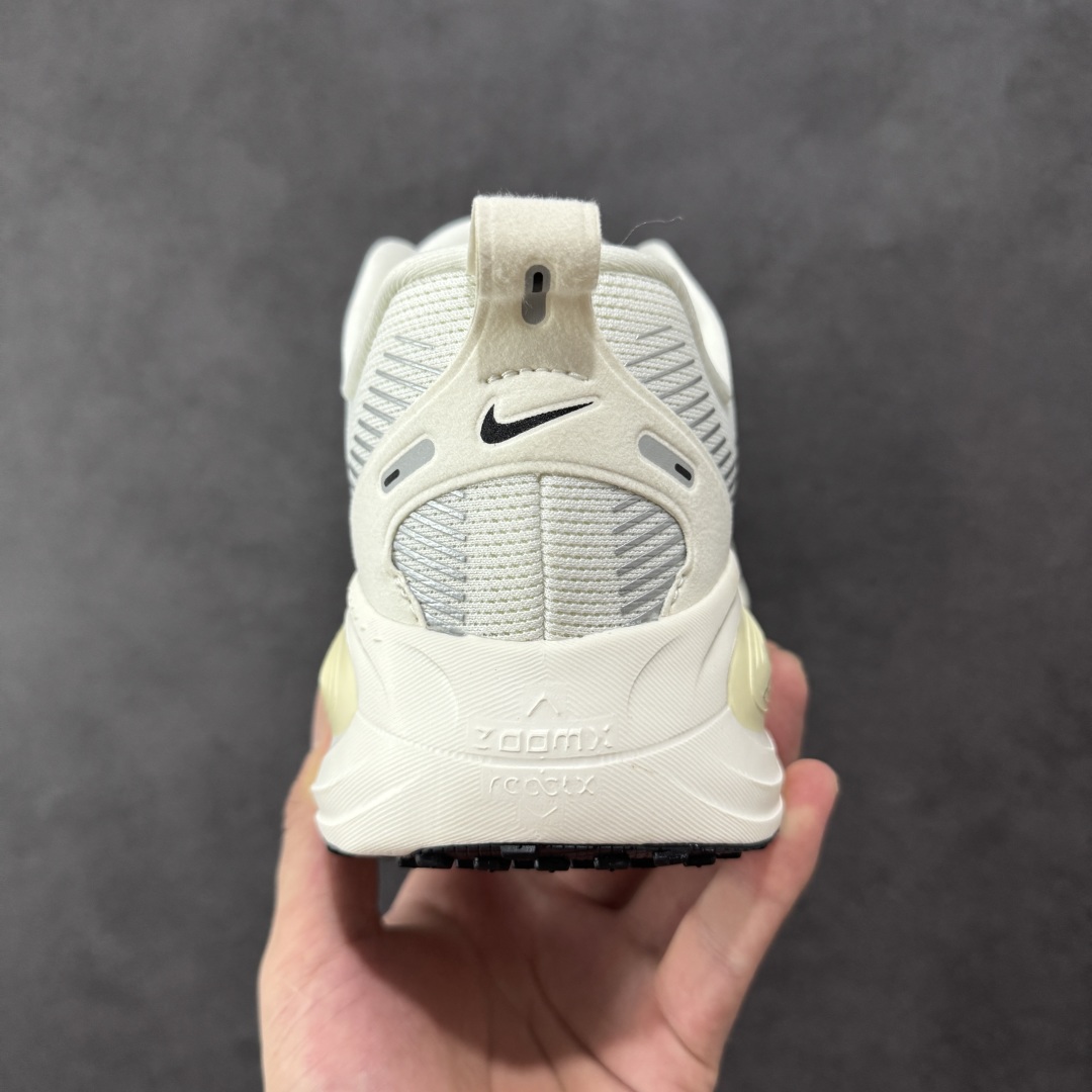  
【LW版本】Nike VOMERO 18X 轻盈跑鞋
舒适百搭防滑耐磨 低帮 休闲跑步鞋男女同款
货