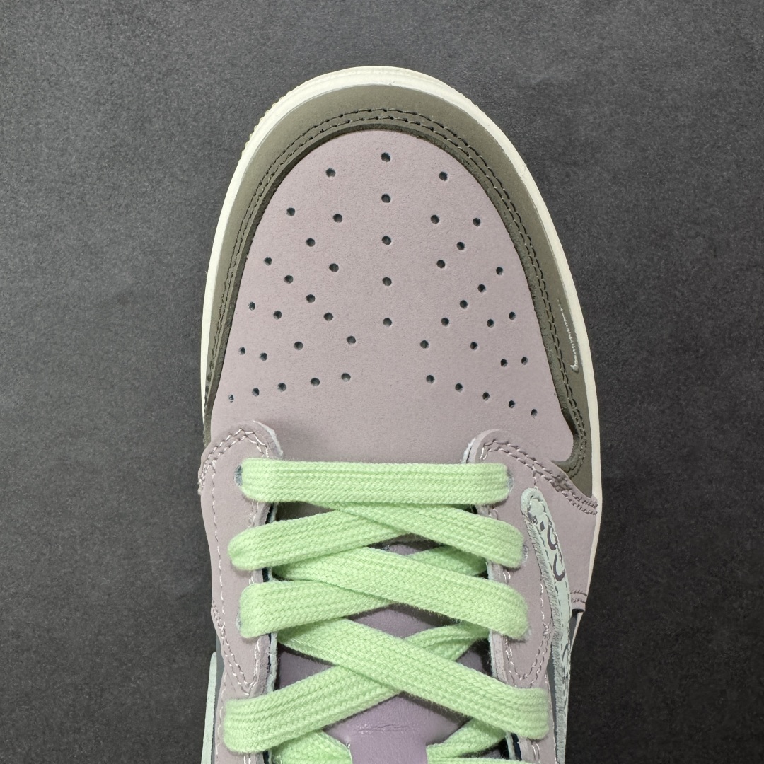 图片[8]-【定制版】Travis Scott x Nike Air Jordan 1 Low x GUCCI Air Jordan 1 Low 反转棕紫小勾倒钩 纯原版本 全鞋采用原装头层皮，用料扎实 精雕细琢 鞋型极致还原 飞翼3D打印改良 深度立体 四线中底拉帮皮料选材 钢印 背胶一应俱全 全新批次 原装原模大底全鞋原厂定制皮料，手感细腻正确折边工艺 完美细节诠释 货号：XD0798 305 尺码：36 36.5 37.5 38 38.5 39 40 40.5 41 42 42.5 43 44 44.5 45-选品中心