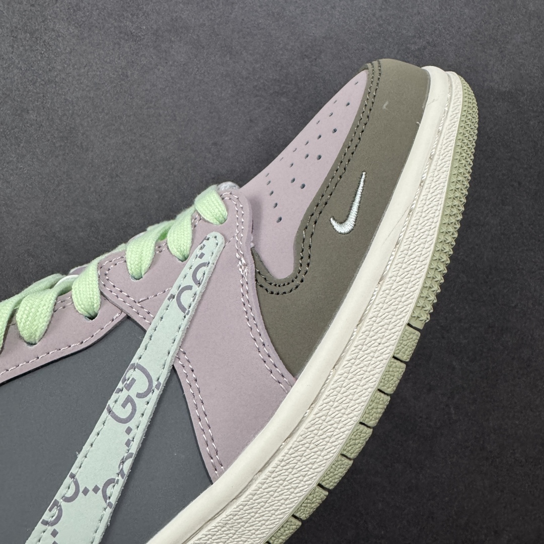 图片[5]-【定制版】Travis Scott x Nike Air Jordan 1 Low x GUCCI Air Jordan 1 Low 反转棕紫小勾倒钩 纯原版本 全鞋采用原装头层皮，用料扎实 精雕细琢 鞋型极致还原 飞翼3D打印改良 深度立体 四线中底拉帮皮料选材 钢印 背胶一应俱全 全新批次 原装原模大底全鞋原厂定制皮料，手感细腻正确折边工艺 完美细节诠释 货号：XD0798 305 尺码：36 36.5 37.5 38 38.5 39 40 40.5 41 42 42.5 43 44 44.5 45-选品中心