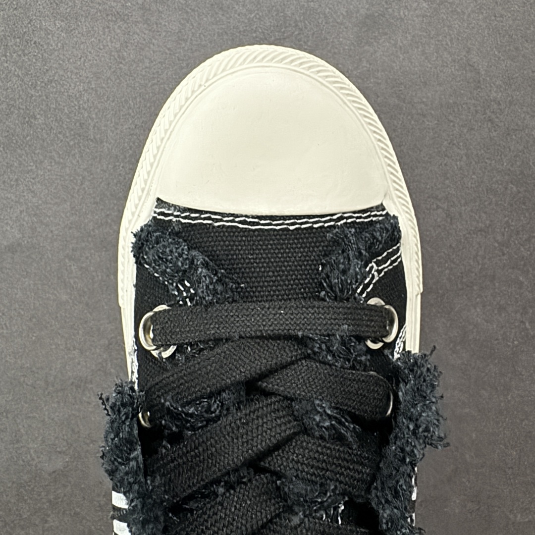 图片[8]-【广东纯原版本】WALK\’N\’DIOR 厚底时装板鞋 棉质刺绣oblique 印花dior 新款厚底刺绣帆布鞋 “厚底皮面灰色” Dior 2023春夏厚底刺绣布鞋增高效果不错 鞋面精工立体刺绣 精致高级 老花图案超百搭脚感也很舒服日常穿它肯定不会出错 大概有3-5厘米左右的增高 Walk\’n\’Dior 厚底运动鞋是一款时尚单品 提升该系列的格调 oblique印花棉质刺绣鞋面 搭配舒适厚底 鞋舌和 Christian Dior Paris 标志鞋带 可为各式休闲造型增添时髦气质 鞋舌鞋底和鞋带饰有品牌特色细节 EvA鞋底饰有Christian Dior 的幸运星符号另附鞋带一副 尺码 35 36 37 38 39 40-选品中心