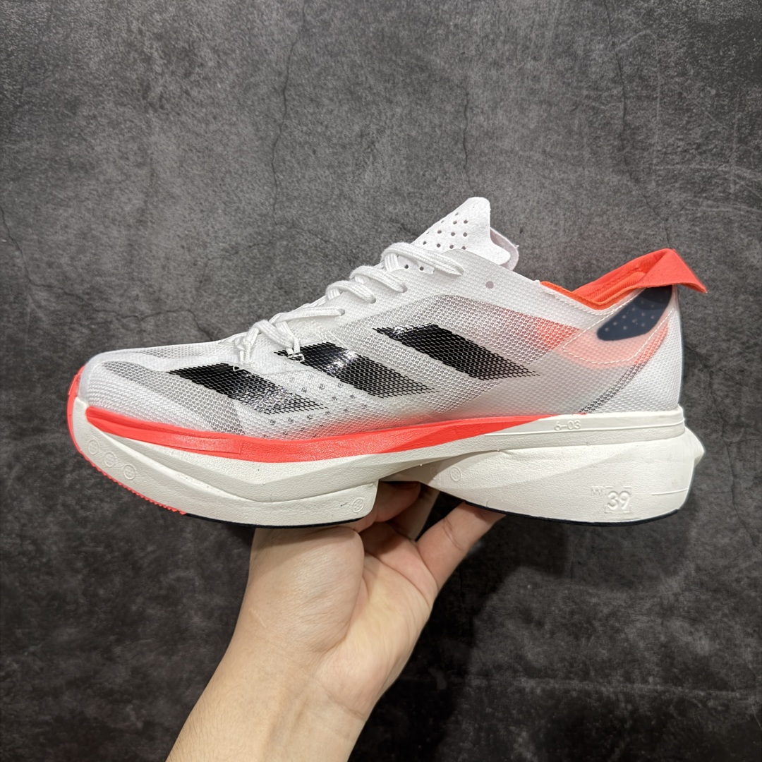 图片[2]-【HD真碳组合底】adidas Adizero Adios Pro 3 舒适百搭减震防滑耐磨 低帮 碳板 马拉松跑步鞋 波士顿3代夏季透气网眼竞速跑鞋 IE1053 延续爪型玻璃纤维推进系统 进化为全掌式的ENERGY RODS 2.0 从脚跟到脚趾的一体成形设计 强化整体推进力 提升速度表现 升级透气鞋面更具支撑性 利用ENGINEERED MESH技术进行不同密度织纹 强化支撑性 更使用50%以上的回收材料製成 减低塑料浪费 此外变薄的鞋舌为前掌提供更多空间 提供跑者更好的穿着感受 马牌轮胎大底耐磨性佳 大底全掌采用耐磨的Continental马牌轮胎大底 在各种环境下保有良好抓地力 尺码：36-45-选品中心
