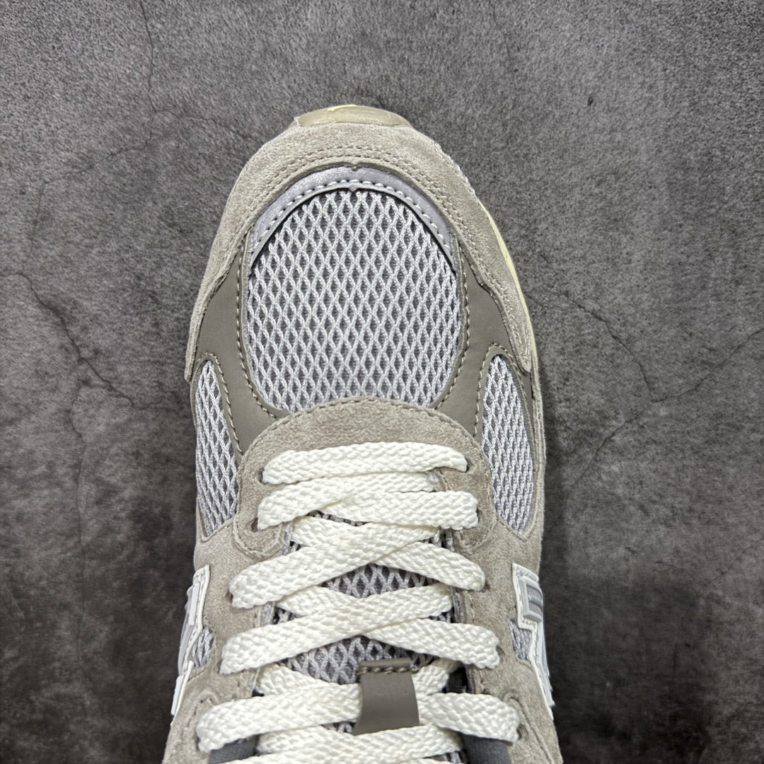 图片[5]-【纯原c版】New Balance M2010系列 新百伦 复古老爹风网布跑步休闲运动鞋 新百伦经典配色 沿袭了面世之初的经典科技 以ENCAP中底配以升级版 N-ERGY缓震物料 鞋面则采用特色的柔软麂皮搭以NewBalance经典的尼龙网布 低调中还原跑鞋本真 更年轻化的设计理念与材质 让新世代青年得以用全新视角体验经典鞋款的传奇魅力 货号：U2010GD 尺码：36 37 37.5 38 38.5 39.5 40 40.5 41.5 42 42.5 43 44 45-选品中心