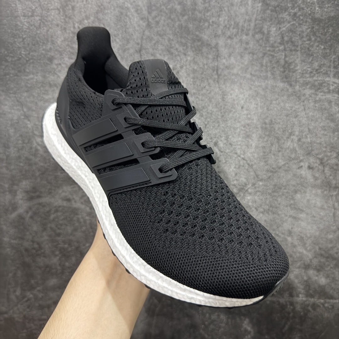 图片[3]-【纯原版】adidas Ultra boost 1.0 厚底 抗扭转 舒适潮流减震 中帮休闲训练长跑跑步鞋 男款 黑白 阿迪达斯经典跑鞋复刻 Ultra boost 1.0 回归啦 ✅ Primeknit鞋面，透气贴合，跑起来双脚会“呼吸” ✅ Boost中底+Continental马牌鞋底，缓震抗扭双buff，落地稳如踩云☁ 黑白（HQ4201）、全白（HQ4202）、纯黑（HQ4199）三色， 简约百搭不挑穿搭~ 35.5-46全码现货！ 顶级版本，原鞋开模、原料复刻，细节拉满✨ 不管是日常慢跑、长跑训练，还是出街炸场，这双都能打！ 纯原外贸平台特供订单 耗时半年巨作 #独家原包 原底原料 开模打造 #原厂鞋标 高精密准度 #原楦原纸板开发 匹配原版98%以上 #后跟弧度 正确呈现 #原厂皮料 质感无敌 #皮料切割干净 无任何毛边 清洁度细节完美 货号：HQ4201 尺码：35.5 36 36.5 37.5 38 38.5 39 40 40.5 41 42 42.5 43 44 45 46-选品中心