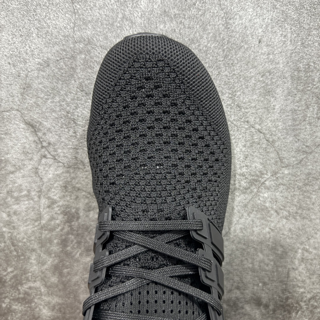 图片[5]-【纯原版】adidas Ultra boost 1.0 厚底 抗扭转 舒适潮流减震 中帮休闲训练长跑跑步鞋 男款 黑白 阿迪达斯经典跑鞋复刻 Ultra boost 1.0 回归啦 ✅ Primeknit鞋面，透气贴合，跑起来双脚会“呼吸” ✅ Boost中底+Continental马牌鞋底，缓震抗扭双buff，落地稳如踩云☁ 黑白（HQ4201）、全白（HQ4202）、纯黑（HQ4199）三色， 简约百搭不挑穿搭~ 35.5-46全码现货！ 顶级版本，原鞋开模、原料复刻，细节拉满✨ 不管是日常慢跑、长跑训练，还是出街炸场，这双都能打！ 纯原外贸平台特供订单 耗时半年巨作 #独家原包 原底原料 开模打造 #原厂鞋标 高精密准度 #原楦原纸板开发 匹配原版98%以上 #后跟弧度 正确呈现 #原厂皮料 质感无敌 #皮料切割干净 无任何毛边 清洁度细节完美 货号：HQ4201 尺码：35.5 36 36.5 37.5 38 38.5 39 40 40.5 41 42 42.5 43 44 45 46-选品中心