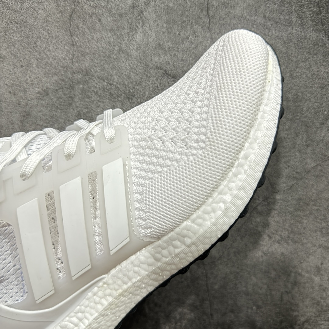 图片[6]-【纯原版】adidas Ultra boost 1.0 厚底 抗扭转 舒适潮流减震 中帮休闲训练长跑跑步鞋 阿迪达斯经典跑鞋复刻 Ultra boost 1.0 回归啦 ✅ Primeknit鞋面，透气贴合，跑起来双脚会“呼吸” ✅ Boost中底+Continental马牌鞋底，缓震抗扭双buff，落地稳如踩云☁ 黑白（HQ4201）、全白（HQ4202）、纯黑（HQ4199）三色， 简约百搭不挑穿搭~ 35.5-46全码现货！ 顶级版本，原鞋开模、原料复刻，细节拉满✨ 不管是日常慢跑、长跑训练，还是出街炸场，这双都能打！ 纯原外贸平台特供订单 耗时半年巨作 #独家原包 原底原料 开模打造 #原厂鞋标 高精密准度 #原楦原纸板开发 匹配原版98%以上 #后跟弧度 正确呈现 #原厂皮料 质感无敌 #皮料切割干净 无任何毛边 清洁度细节完美 货号：HQ4201 尺码：35.5 36 36.5 37.5 38 38.5 39 40 40.5 41 42 42.5 43 44 45 46-选品中心