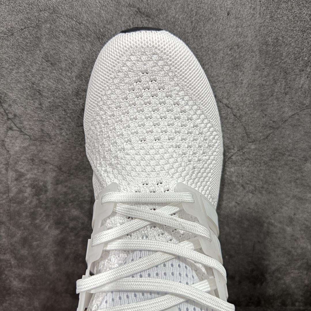 图片[5]-【纯原版】adidas Ultra boost 1.0 厚底 抗扭转 舒适潮流减震 中帮休闲训练长跑跑步鞋 阿迪达斯经典跑鞋复刻 Ultra boost 1.0 回归啦 ✅ Primeknit鞋面，透气贴合，跑起来双脚会“呼吸” ✅ Boost中底+Continental马牌鞋底，缓震抗扭双buff，落地稳如踩云☁ 黑白（HQ4201）、全白（HQ4202）、纯黑（HQ4199）三色， 简约百搭不挑穿搭~ 35.5-46全码现货！ 顶级版本，原鞋开模、原料复刻，细节拉满✨ 不管是日常慢跑、长跑训练，还是出街炸场，这双都能打！ 纯原外贸平台特供订单 耗时半年巨作 #独家原包 原底原料 开模打造 #原厂鞋标 高精密准度 #原楦原纸板开发 匹配原版98%以上 #后跟弧度 正确呈现 #原厂皮料 质感无敌 #皮料切割干净 无任何毛边 清洁度细节完美 货号：HQ4201 尺码：35.5 36 36.5 37.5 38 38.5 39 40 40.5 41 42 42.5 43 44 45 46-选品中心