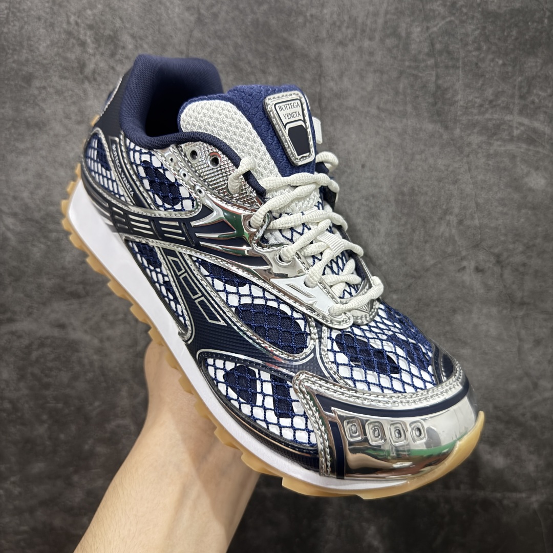 图片[3]-【纯原M版】BOTTEGA VENETA Orbit Runner BV葆蝶家时尚休闲王一博同款老爹鞋运动鞋 原版开发 一比一打造 相似度百分之99以上 市场一梯队级别品质 区别市场任何标文顶级品质版本 采用轻质科技网布面料 搭配几何图案设计橡胶外底 王炸系列 高版本 认准套包工艺 实际增高很多哦 还是一样显腿细非常nice 耐玩耐造 对标对版 套包鞋工艺 认准高版本 大底选用拼色TPU大底 配置原版包装 尺码：35 36 37 38 39 40 41 42 43 44 45-选品中心