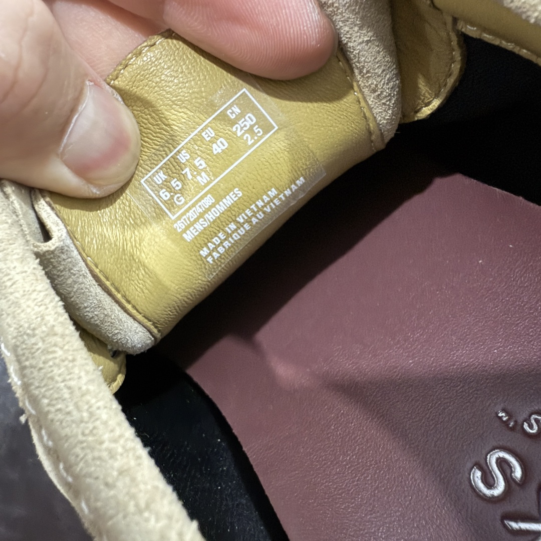 图片[6]-【莞产G版】其乐Clarks Wallebee 乐福风格袋鼠鞋 注意户外防水面料Gore-Tex的面料 结合工装优雅的袋鼠鞋， 时下最火的老钱风！乐福的设计直接装点在此鞋精髓上。 鞋底采用黄金大底Vibram ，全新橡塑发泡技术！结合了发泡材质的轻便型 和 橡胶RB的耐磨的特质！ 三方的拿手技术结合在同一双鞋上！ 尺码：36-46！ 外贸专供品质！-选品中心