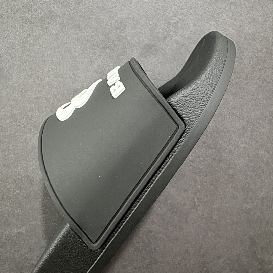 图片[5]-【外贸版】Balenciaga 巴黎世家拖鞋 2025最新版印花 潮流到没边 原鞋购入开发 官方正确版 原装级头层牛皮1：1裁剪 鞋面3D打印logo 凹凸感明显 原版一致细节 全码齐全 尺码：39 40 41 42 43 44 45 46-选品中心