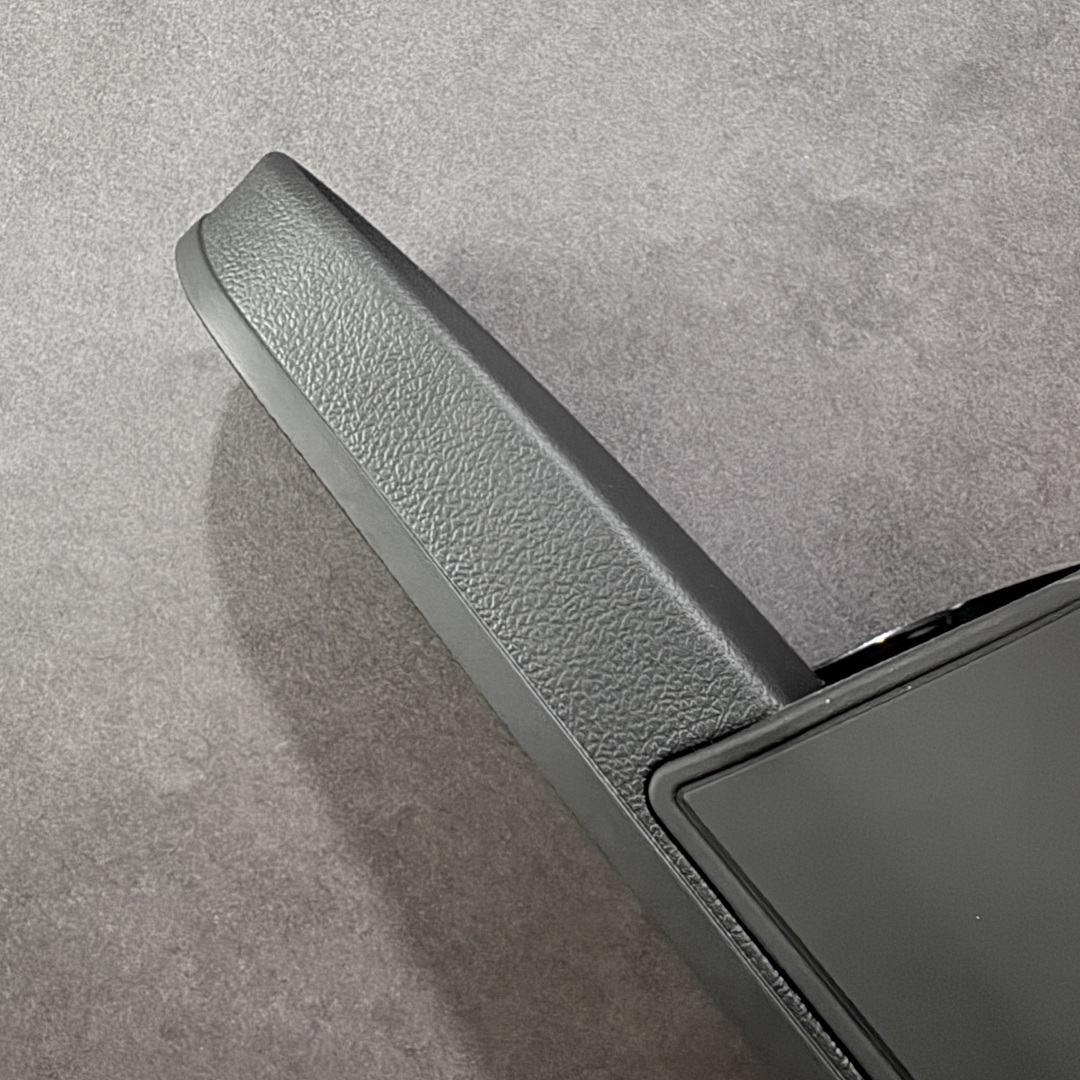 图片[6]-【外贸版】Balenciaga 巴黎世家拖鞋 2025最新版印花 潮流到没边 原鞋购入开发 官方正确版 原装级头层牛皮1：1裁剪 鞋面3D打印logo 凹凸感明显 原版一致细节 全码齐全 尺码：39 40 41 42 43 44 45 46-选品中心