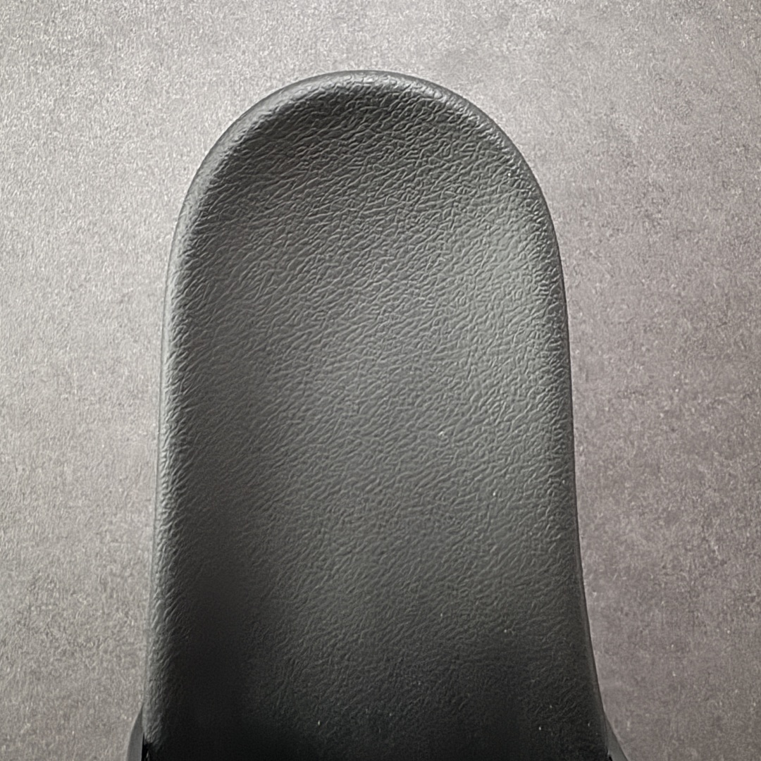 图片[7]-【外贸版】Balenciaga 巴黎世家拖鞋 2025最新版印花 潮流到没边 原鞋购入开发 官方正确版 原装级头层牛皮1：1裁剪 鞋面3D打印logo 凹凸感明显 原版一致细节 全码齐全 尺码：39 40 41 42 43 44 45 46-选品中心