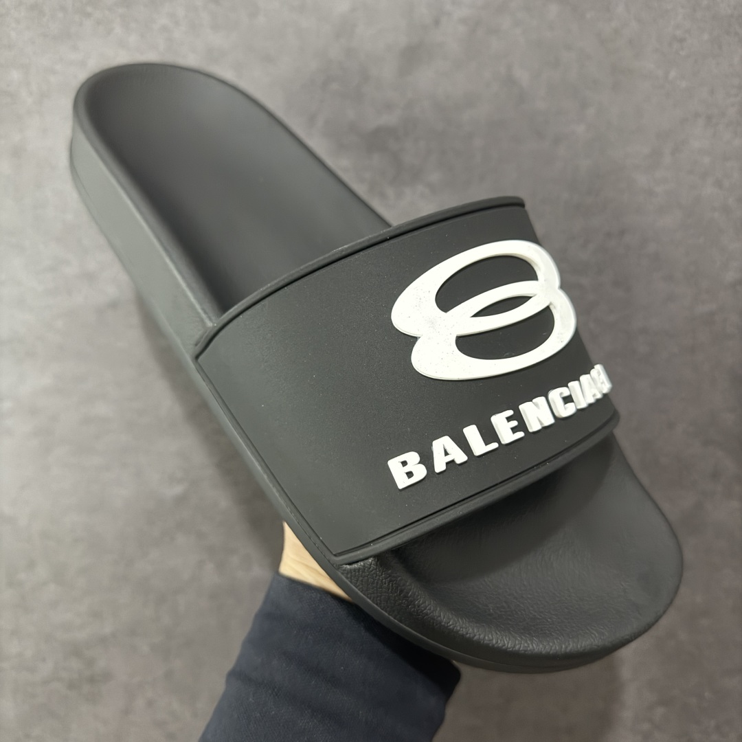 图片[3]-【外贸版】Balenciaga 巴黎世家拖鞋 2025最新版印花 潮流到没边 原鞋购入开发 官方正确版 原装级头层牛皮1：1裁剪 鞋面3D打印logo 凹凸感明显 原版一致细节 全码齐全 尺码：39 40 41 42 43 44 45 46-选品中心