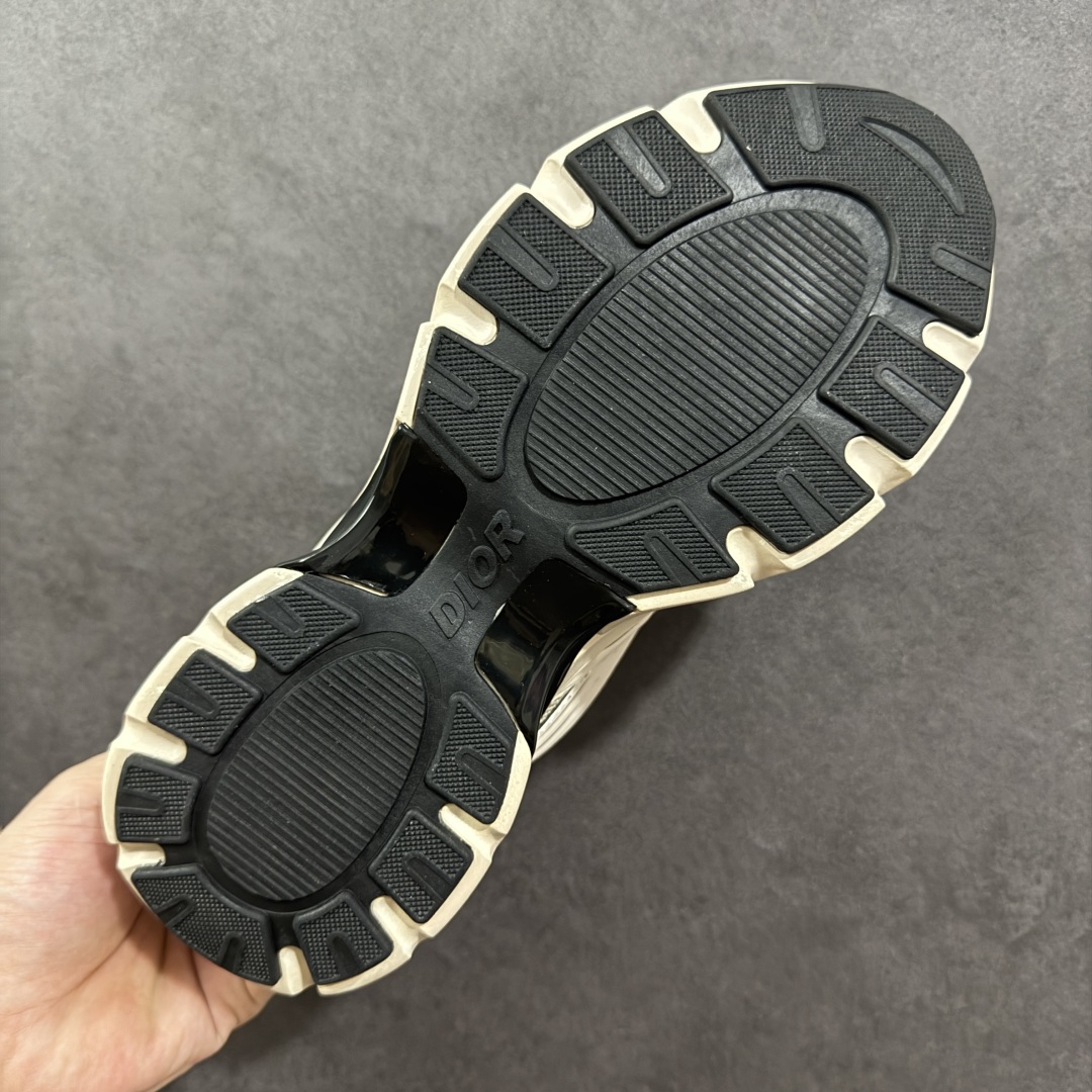 图片[9]-【公司级】Dior 迪奥 B44 Dior迪奥休闲时尚运动鞋系列 渠道原装订单 全套专柜包装物及配件 釆用超软舒适透气面料 同源出厂真丝绸防尘鞋套袋 原装雪梨形超软沙绒纸团 鞋底采用橡胶大底内外锁死工艺 最大限度弯折永不开胶，原鞋一致效果 尺码：39 40 40.5 41 42 42.5 43 44 45-选品中心