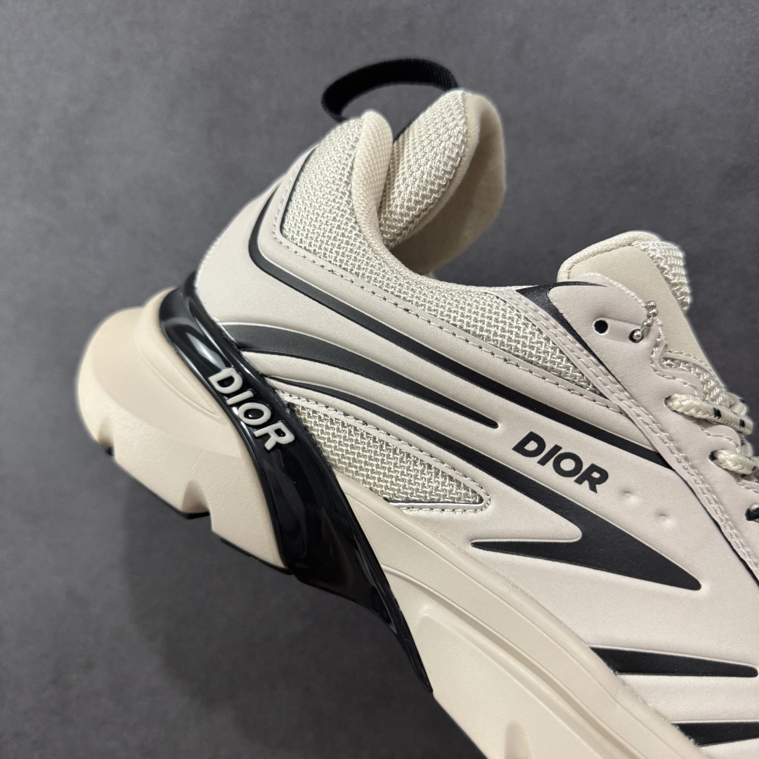 图片[6]-【公司级】Dior 迪奥 B44 Dior迪奥休闲时尚运动鞋系列 渠道原装订单 全套专柜包装物及配件 釆用超软舒适透气面料 同源出厂真丝绸防尘鞋套袋 原装雪梨形超软沙绒纸团 鞋底采用橡胶大底内外锁死工艺 最大限度弯折永不开胶，原鞋一致效果 尺码：39 40 40.5 41 42 42.5 43 44 45-选品中心