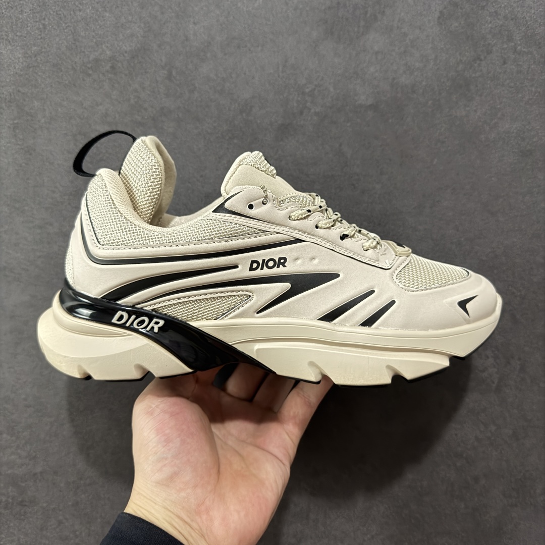 【公司级】Dior 迪奥 B44 Dior迪奥休闲时尚运动鞋系列 渠道原装订单 全套专柜包装物及配件 釆用超软舒适透气面料 同源出厂真丝绸防尘鞋套袋 原装雪梨形超软沙绒纸团 鞋底采用橡胶大底内外锁死工艺 最大限度弯折永不开胶,原鞋一致效果 尺码:39 40 40.5 41 42 42.5 43 44 45-选品中心