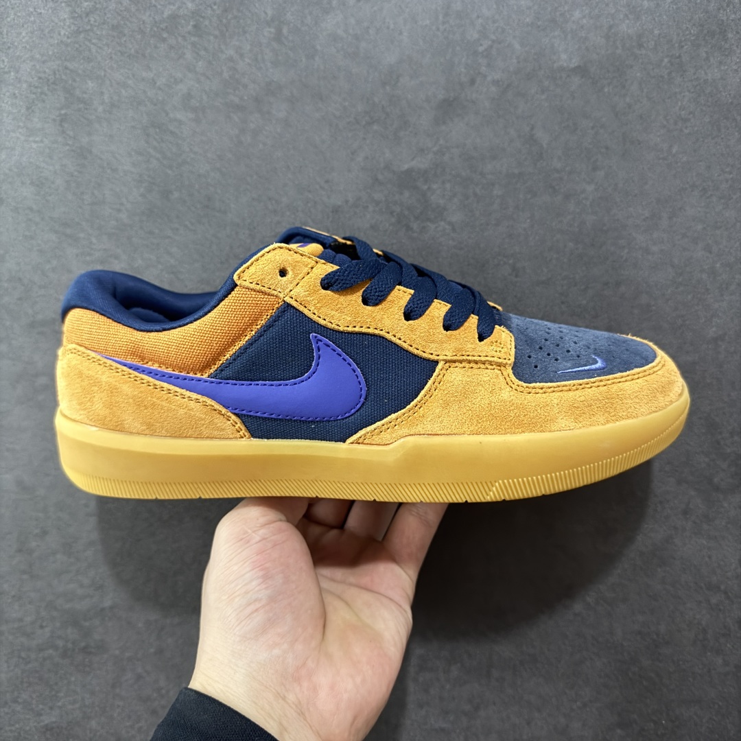 【纯原版】NK SB Force 58 Prml 空军58系列低帮休闲运动滑板板鞋 DV5477-800 市面最高版出货 区别市场通货便宜版本 质感细节 中底鞋垫都不一样 欢迎对比 鞋面由帆布和麂皮拼接 层次感丰富 搭配硫化外底 耐磨耐穿 鞋舌及中底后跟处饰有SB Logo 表明鞋款身份 采用包边设计 经久耐穿 硫化结构则有效提升灵活性 穿上这款全新推出的创意力作 助你耀动街头 尺码:36 36.5 37.5 38 38.5 39 40 40.5 41 42 42.5 43 44 45-选品中心