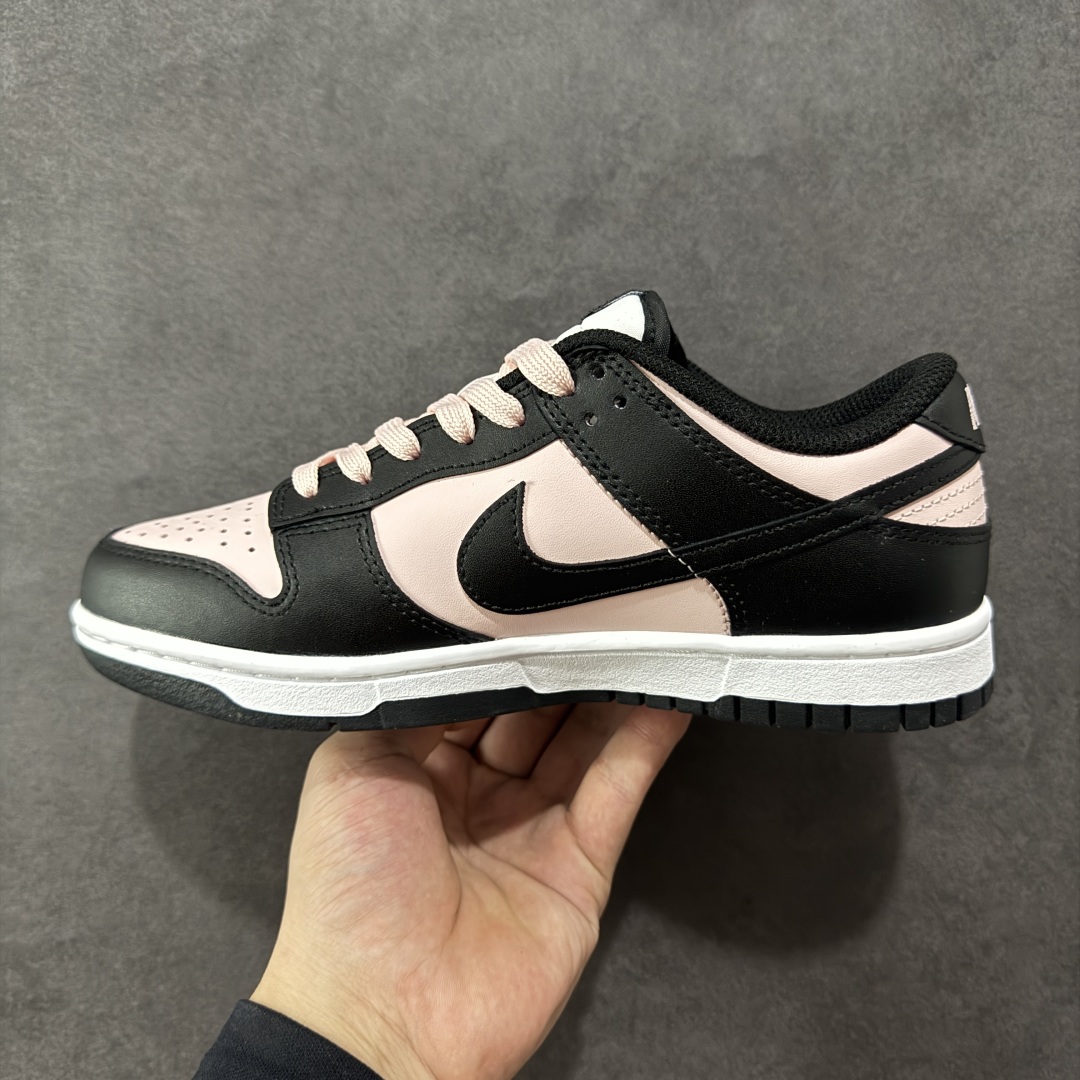 图片[2]-【YC纯原】Nike SB Dunk Low 蒸汽木偶 莓果特调 甜酷风 黑粉 纯原大厂出品 极力推荐👏 原装头层材料 独家版型蒸餾加工 帶來的是更好的视觉和脚感体验 大厂纯原品质出货 清洁度 电绣工艺 皮料切割干净无任何毛边 细节完美 货号：CW1590 100 尺码：35.5 36 36.5 37.5 38 38.5 39 40-选品中心