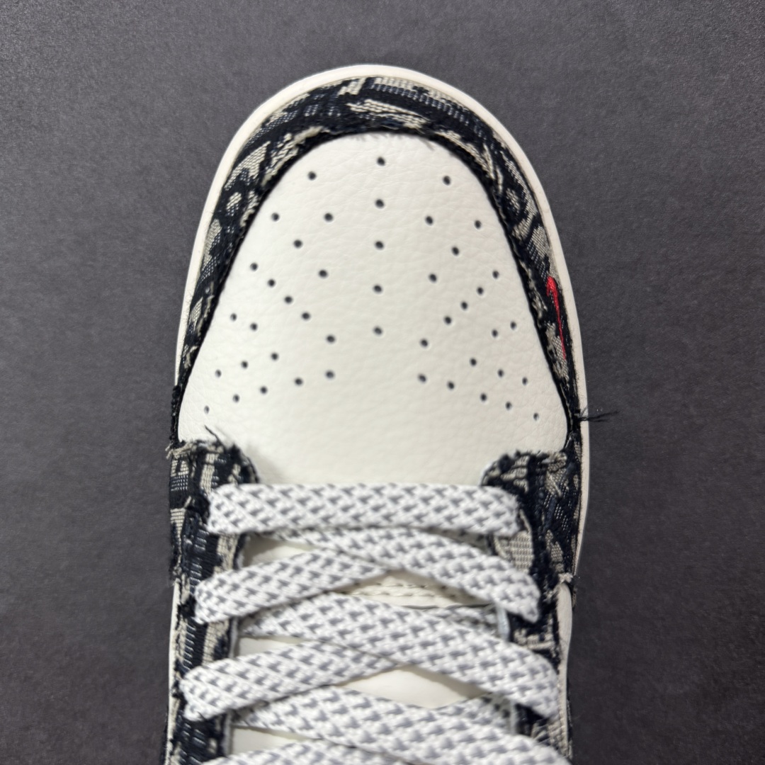 图片[8]-【定制版】Dior x Nike SB Dunk Low 迪奥联名-黑白字母印花 大厂出品 极力推荐 原装头层材料 独家版型蒸餾加工帶來的是更好的视觉和脚感体验大厂纯原品质出货 清洁度 电绣工艺 皮料切割干净无任何毛边 细节完美 货号：SJ2558-015 尺码：36 36.5 37.5 38 38.5 39 40 40.5 41 42 42.5 43 44 44.5 45-选品中心