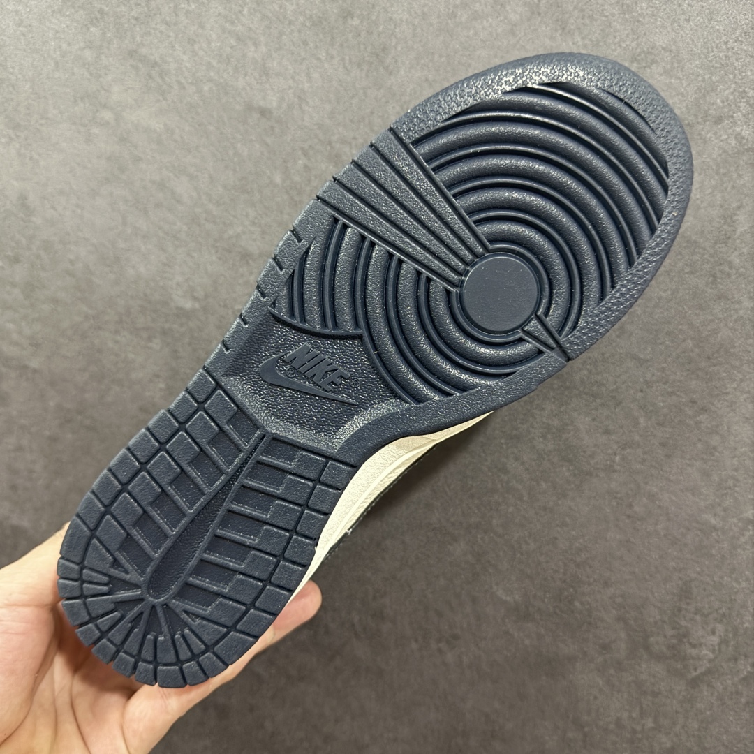 图片[9]-【定制版】Nike SB Dunk Low 藏蓝鬼脸腰果花 周年高端定制 低帮休闲板鞋 KK1333-046  #定制鞋盒 大厂纯原品质出货 超高清洁度 皮料切割干净无任何毛边 细节完美   尺码：36 36.5 37.5 38 38.5 39 40 40.5 41 42 42.5 43 44 44.5 45-选品中心