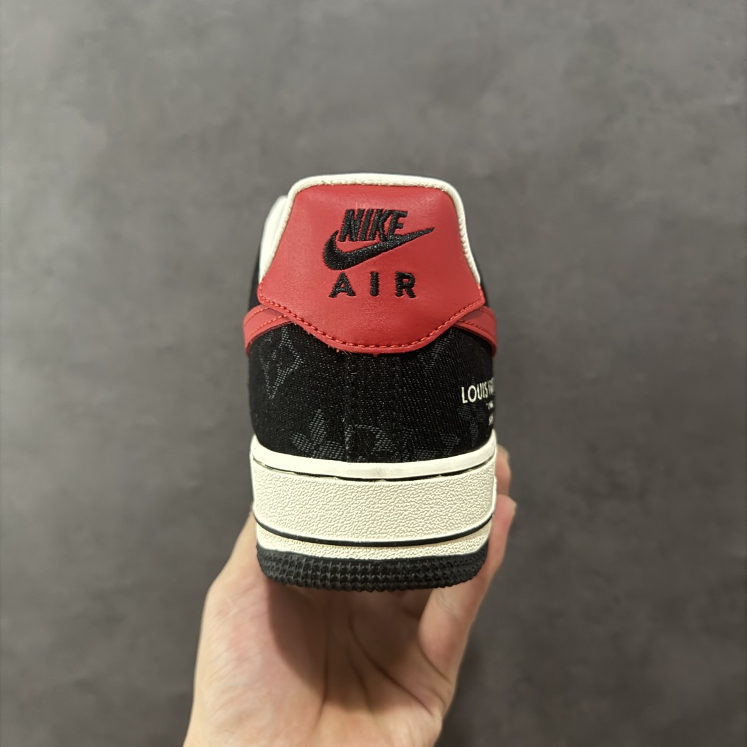 图片[4]-【定制版】海外限量发售！公司级NIke Air Force 1 \’07 Low LV联名-白红黑牛仔 空军一号低帮 运动鞋 休闲鞋 折边针车 工艺难度大 原楦头原纸板 原装鞋盒 定制五金配件 原厂鞋底 超高清洁度 细节完美 货号：ZD1988-002 尺码：36 36.5 37.5 38 38.5 39 40 40.5 41 42 42.5 43 44 44.5 45-选品中心