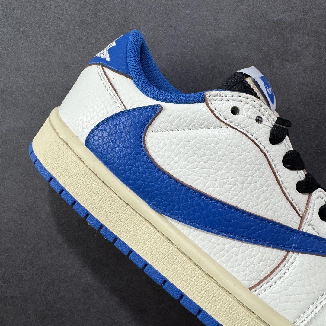 图片[6]-【K版】Air Travis Scott x Air Jordan AJ1 Low OG SP TS联名倒钩低帮 白蓝闪电2.0 DM7866-104 市场第二梯队最强版 原鞋开发 原楦原纸板开发 全鞋电脑针车 原厂内置全掌气垫 原盒内在原标 唯一Zp原版鞋带绑法 免检产品 全新2022版型 全头层皮料 完美零毛边处理 原厂配置全掌气垫 价格定位良心 新配色陆续出货 尺码：36 36.5 37.5 38 38.5 39 40 40.5 41 42 42.5 43 44 44.5 45-选品中心