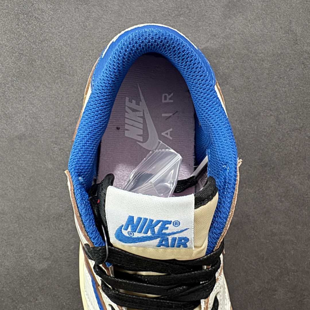 图片[7]-【K版】Air Travis Scott x Air Jordan AJ1 Low OG SP TS联名倒钩低帮 白蓝闪电2.0 DM7866-104 市场第二梯队最强版 原鞋开发 原楦原纸板开发 全鞋电脑针车 原厂内置全掌气垫 原盒内在原标 唯一Zp原版鞋带绑法 免检产品 全新2022版型 全头层皮料 完美零毛边处理 原厂配置全掌气垫 价格定位良心 新配色陆续出货 尺码：36 36.5 37.5 38 38.5 39 40 40.5 41 42 42.5 43 44 44.5 45-选品中心