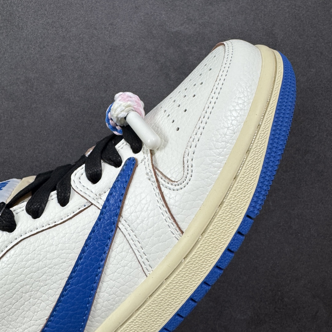 图片[5]-【K版】Air Travis Scott x Air Jordan AJ1 Low OG SP TS联名倒钩低帮 白蓝闪电2.0 DM7866-104 市场第二梯队最强版 原鞋开发 原楦原纸板开发 全鞋电脑针车 原厂内置全掌气垫 原盒内在原标 唯一Zp原版鞋带绑法 免检产品 全新2022版型 全头层皮料 完美零毛边处理 原厂配置全掌气垫 价格定位良心 新配色陆续出货 尺码：36 36.5 37.5 38 38.5 39 40 40.5 41 42 42.5 43 44 44.5 45-选品中心