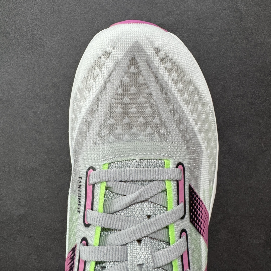 图片[8]-【公司级】New Balance FuelCell Rebel V4 低帮防滑耐磨百搭休闲跑步鞋 #内置碳板 超轻透气针织网眼材料结构鞋面 中底嵌入FuelCell轻量化技术组合 网面鞋面设计 运动清爽透气 赤足感受 撞色设计细节控的惊喜 精细看得见 FUEL CELL避震中底 通过将液态氮快速填充进泡棉的方式 打造出具有高弹、轻质、 持久的中底！ 货号：MFCPZSR4 尺码：36 37 37.5 38 38.5 39 40 40.5 41 42 42.5 43 44 45 46-选品中心