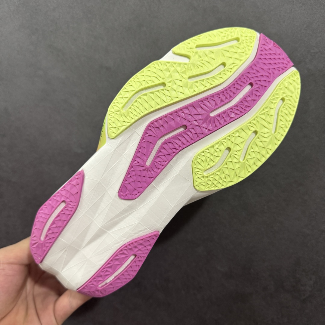 图片[9]-【公司级】New Balance FuelCell Rebel V4 低帮防滑耐磨百搭休闲跑步鞋 #内置碳板 超轻透气针织网眼材料结构鞋面 中底嵌入FuelCell轻量化技术组合 网面鞋面设计 运动清爽透气 赤足感受 撞色设计细节控的惊喜 精细看得见 FUEL CELL避震中底 通过将液态氮快速填充进泡棉的方式 打造出具有高弹、轻质、 持久的中底！ 货号：MFCPZSR4 尺码：36 37 37.5 38 38.5 39 40 40.5 41 42 42.5 43 44 45 46-选品中心