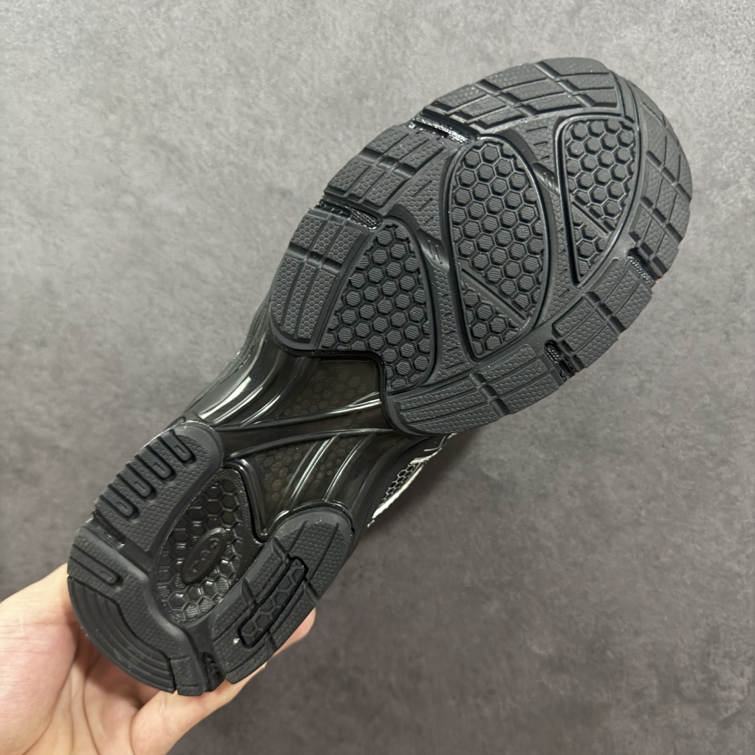 图片[9]-【纯原版】ASICS亚瑟士新款GEL-DS TRAINER 14情侣运动鞋时尚复古运动休闲鞋 整体色调采用了米色和绿色等大地色系，宛如将澳大利亚的自然风光浓缩于鞋身之上，复古且时尚，轻松拿捏住当下流行的复古风潮。鞋侧的 Asics 标志性虎爪 logo 与鞋面的米色相互交融，搭配恰到好处，既传承了经典的元素，又呈现出别样的新潮韵味。 采用了轻量化的 EVA 中底，不仅重量轻，大大减轻了双脚的负担，而且还具备出色的缓震性能，宛如在脚下踩了一层“软云”，每一步的冲击力都能被温柔化解，长时间穿着也不会有累脚的困扰，无论是日常通勤的久站，还是周末的逛街暴走，双脚都能始终保持惬意状态。 尺码：36 37 37.5 38 39 39.5 40.5 41 42 42.5 43.5 44 45-选品中心