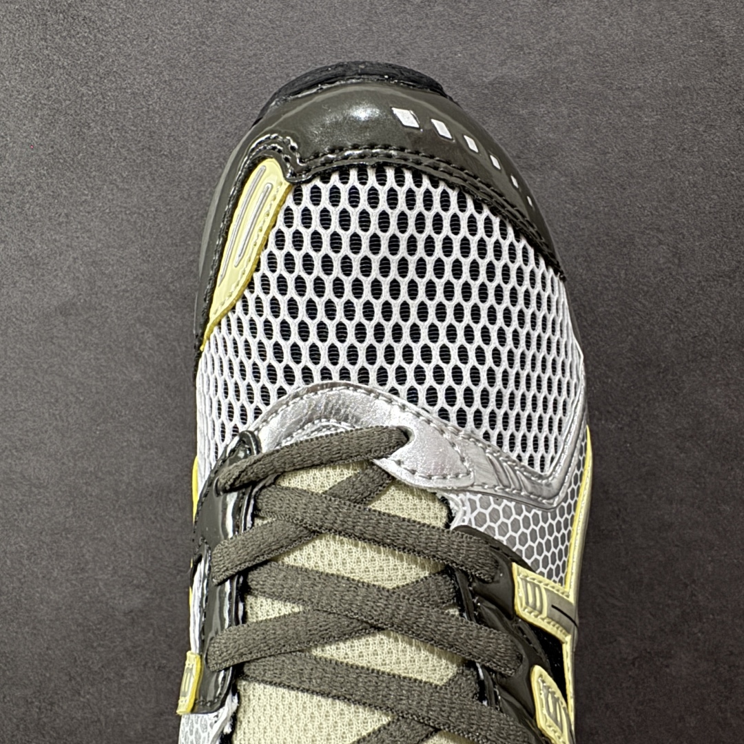 图片[8]-【纯原版】ASICS亚瑟士新款GEL-DS TRAINER 14情侣运动鞋时尚复古运动休闲鞋 整体色调采用了米色和绿色等大地色系，宛如将澳大利亚的自然风光浓缩于鞋身之上，复古且时尚，轻松拿捏住当下流行的复古风潮。鞋侧的 Asics 标志性虎爪 logo 与鞋面的米色相互交融，搭配恰到好处，既传承了经典的元素，又呈现出别样的新潮韵味。 采用了轻量化的 EVA 中底，不仅重量轻，大大减轻了双脚的负担，而且还具备出色的缓震性能，宛如在脚下踩了一层“软云”，每一步的冲击力都能被温柔化解，长时间穿着也不会有累脚的困扰，无论是日常通勤的久站，还是周末的逛街暴走，双脚都能始终保持惬意状态。 尺码：36 37 37.5 38 39 39.5 40.5 41 42 42.5 43.5 44 45-选品中心