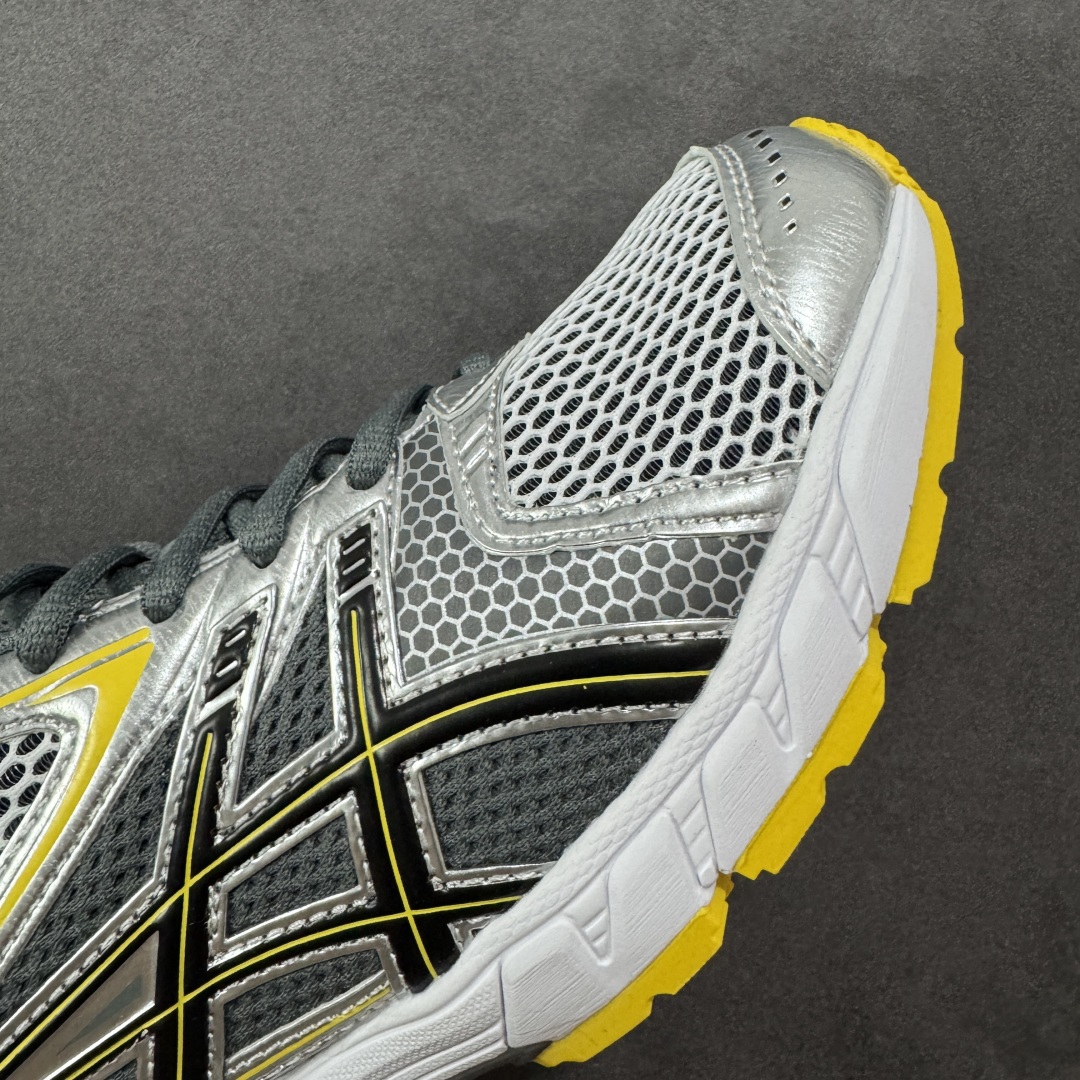 图片[5]-【纯原版】ASICS亚瑟士新款GEL-DS TRAINER 14情侣运动鞋时尚复古运动休闲鞋 整体色调采用了米色和绿色等大地色系，宛如将澳大利亚的自然风光浓缩于鞋身之上，复古且时尚，轻松拿捏住当下流行的复古风潮。鞋侧的 Asics 标志性虎爪 logo 与鞋面的米色相互交融，搭配恰到好处，既传承了经典的元素，又呈现出别样的新潮韵味。 采用了轻量化的 EVA 中底，不仅重量轻，大大减轻了双脚的负担，而且还具备出色的缓震性能，宛如在脚下踩了一层“软云”，每一步的冲击力都能被温柔化解，长时间穿着也不会有累脚的困扰，无论是日常通勤的久站，还是周末的逛街暴走，双脚都能始终保持惬意状态。 尺码：36 37 37.5 38 39 39.5 40.5 41 42 42.5 43.5 44 45-选品中心