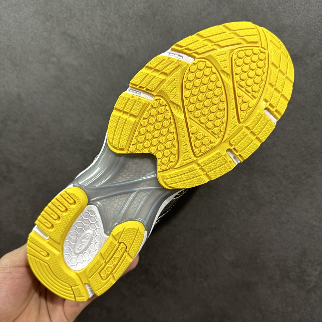 图片[9]-【纯原版】ASICS亚瑟士新款GEL-DS TRAINER 14情侣运动鞋时尚复古运动休闲鞋 整体色调采用了米色和绿色等大地色系，宛如将澳大利亚的自然风光浓缩于鞋身之上，复古且时尚，轻松拿捏住当下流行的复古风潮。鞋侧的 Asics 标志性虎爪 logo 与鞋面的米色相互交融，搭配恰到好处，既传承了经典的元素，又呈现出别样的新潮韵味。 采用了轻量化的 EVA 中底，不仅重量轻，大大减轻了双脚的负担，而且还具备出色的缓震性能，宛如在脚下踩了一层“软云”，每一步的冲击力都能被温柔化解，长时间穿着也不会有累脚的困扰，无论是日常通勤的久站，还是周末的逛街暴走，双脚都能始终保持惬意状态。 尺码：36 37 37.5 38 39 39.5 40.5 41 42 42.5 43.5 44 45-选品中心