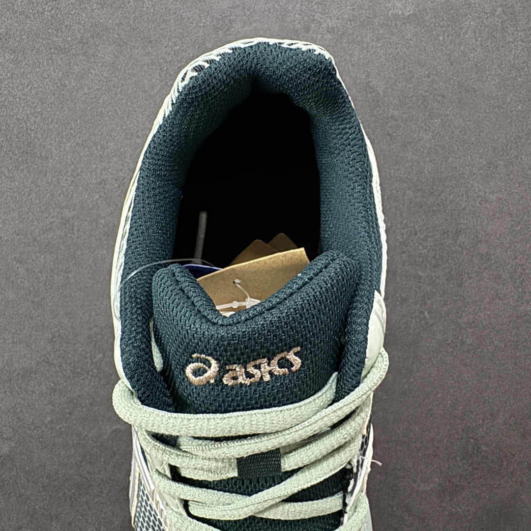 图片[7]-【纯原版】ASICS亚瑟士新款GEL-DS TRAINER 14情侣运动鞋时尚复古运动休闲鞋 整体色调采用了米色和绿色等大地色系，宛如将澳大利亚的自然风光浓缩于鞋身之上，复古且时尚，轻松拿捏住当下流行的复古风潮。鞋侧的 Asics 标志性虎爪 logo 与鞋面的米色相互交融，搭配恰到好处，既传承了经典的元素，又呈现出别样的新潮韵味。 采用了轻量化的 EVA 中底，不仅重量轻，大大减轻了双脚的负担，而且还具备出色的缓震性能，宛如在脚下踩了一层“软云”，每一步的冲击力都能被温柔化解，长时间穿着也不会有累脚的困扰，无论是日常通勤的久站，还是周末的逛街暴走，双脚都能始终保持惬意状态。 尺码：36 37 37.5 38 39 39.5 40.5 41 42 42.5 43.5 44 45-选品中心
