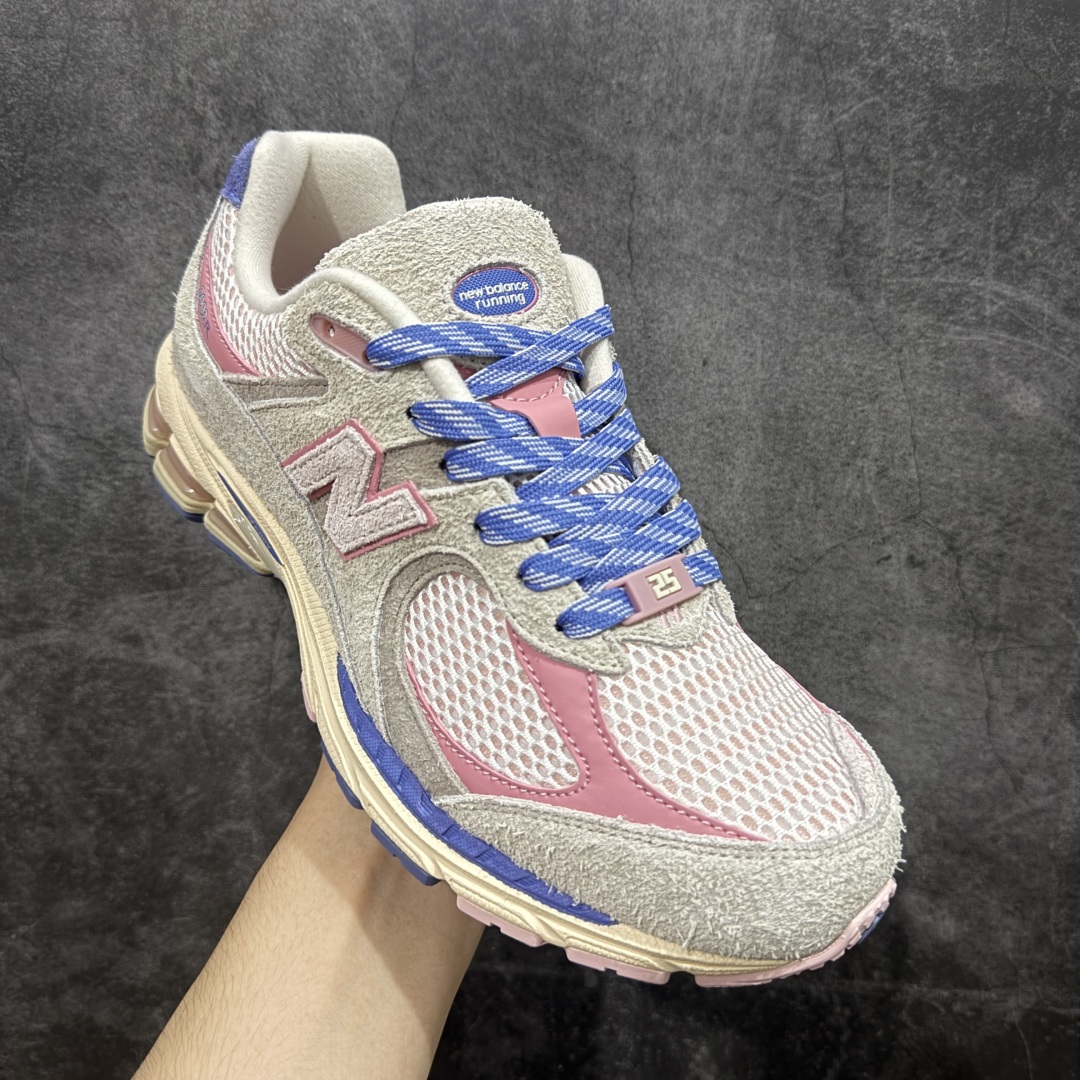 图片[3]-【纯原c版】NB New Balance M2002R 新百伦M2002RHE 灰粉色 全新版本出货 新配色陆续开发出货 品质很好 价格实惠 全套原楦原纸板原厂数据开发 原厂网纱 原装进口皮料 正确绒感卡色 正确中底拉帮中底网布细节 一比一手工擦旧效果 冲裁组合 匠心打造 耗时两个月开发完成 工艺极其复杂难度可想而知 新开独立私模大底 全网唯一正确做旧组合大底 高端零售专供产物 尺码：36 37 37.5 38 38.5 39.5 40 40.5 41.5 42 42.5 43 44 44.5 45 45.5 46.5-选品中心