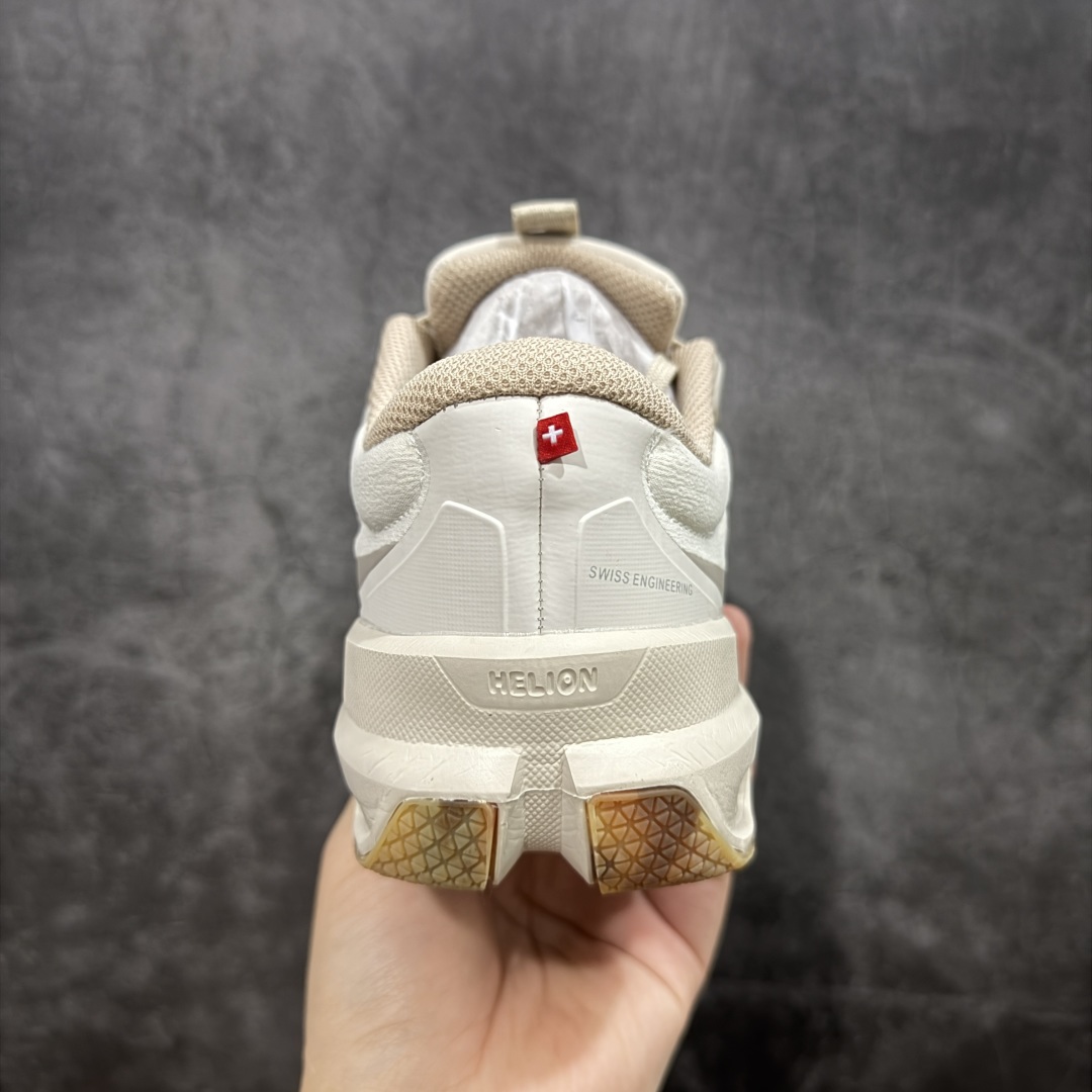 图片[4]-【PZ版本】On昂跑 x LOEWE罗意威 Cloudventure 织物 跑步 户外轻便百搭系带 减震 低帮 运动休闲鞋 采用工程飞织网布组合再生聚酯纤维鞋面材质搭载独家隐藏速度中板 镂空CloudTec科技 泡棉缓震中底 黑科技跑出圈的时尚运动新宠 尺码：36 37 38 39 40 41 42 43 44 45-选品中心