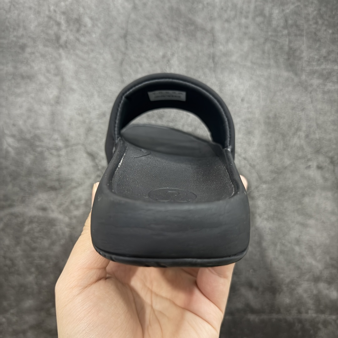 
Lululemon Rsetfeel Slide 露露乐檬拖鞋

立体针织弹力鞋面轻量透气，中底采用L