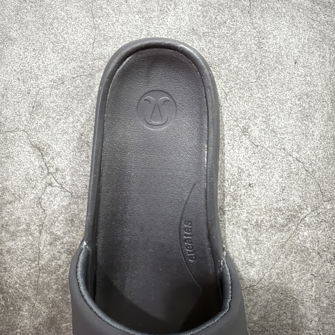 
Lululemon Rsetfeel Slide 露露乐檬拖鞋

立体针织弹力鞋面轻量透气，中底采用L