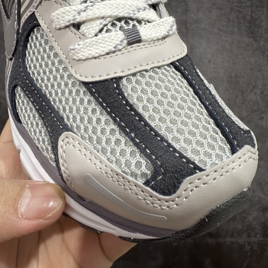 【Mok纯原】NK Zoom Vomero 5
佛莫罗5代系列经典复古运动慢跑鞋 FD0791-01
