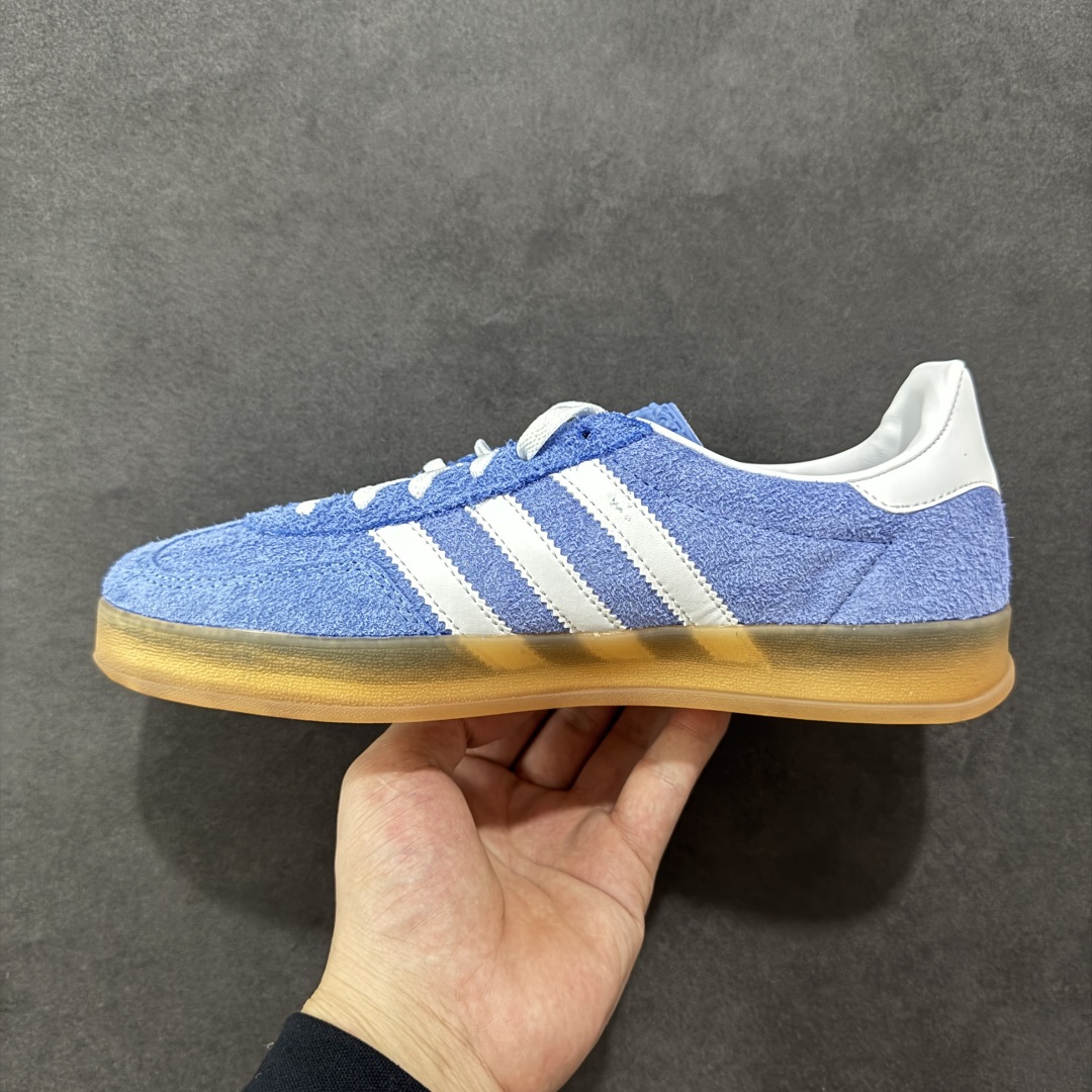 图片[2]-【PZ纯原跑量版】Adidas Originals Gazelle Indoor 防滑低帮T头德训鞋 GZ复古系列 HQ8717 纯原福利 工厂超低利润跑量 认准独家/避免混货 市面绝无仅有 全新主推版过验级别/代购级 全部原开发最大还原正品细节 选用市面顶版开发加强/吊打正品版型 全正确翻毛皮/垫片/弓足市面所有炒作嘘头满配 PK市面百元内任意版本/套到什么程度自行对比 市场顶级版本完美还原zp细节，注意区别市场任何版本 尺码：35.5 36 36.5 37 38 38.5 39 40 40.5 41 42 42.5 43 44 44.5 45-选品中心